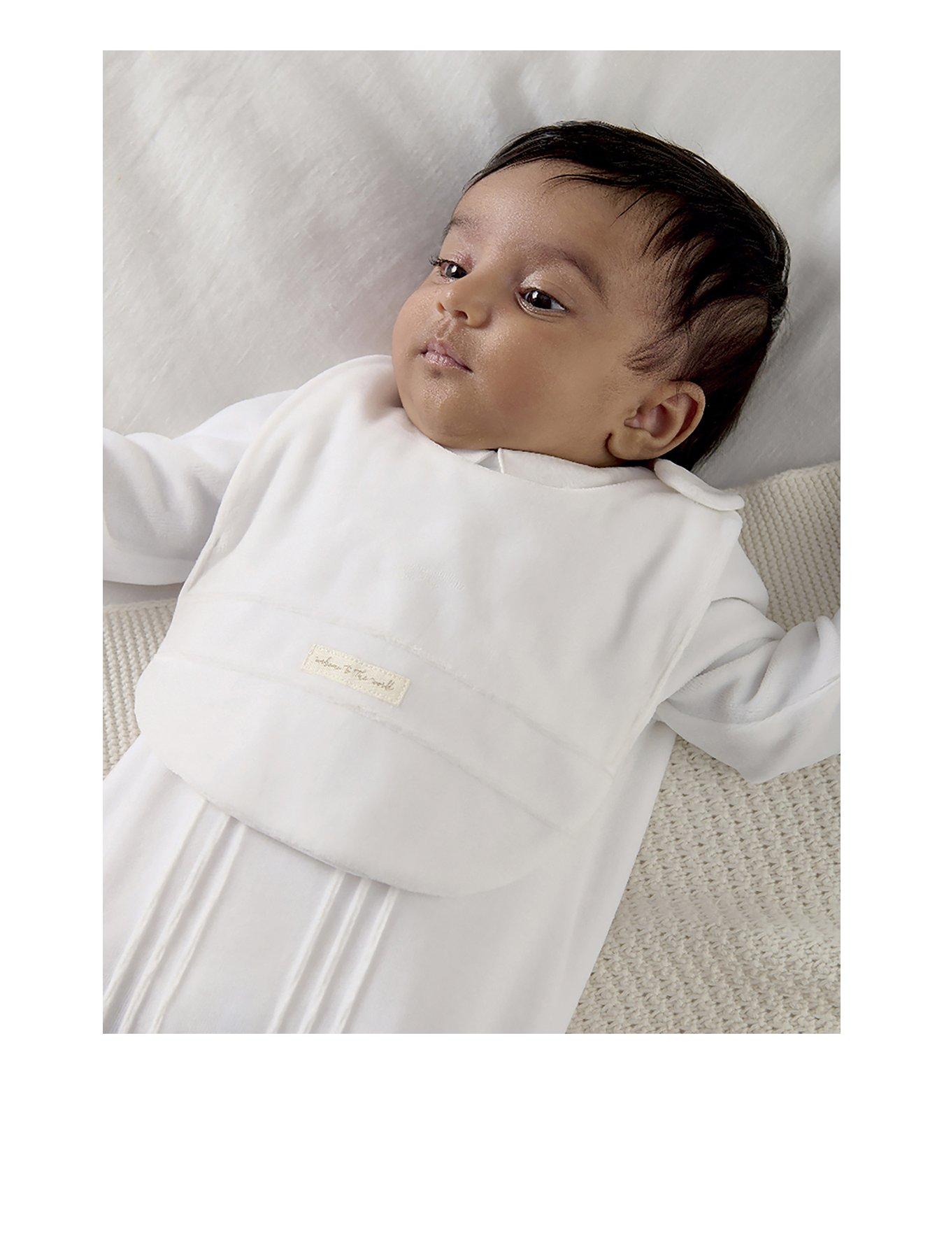 mamas-papas-baby-unisex-welcome-to-the-world-velour-bib-whitefront