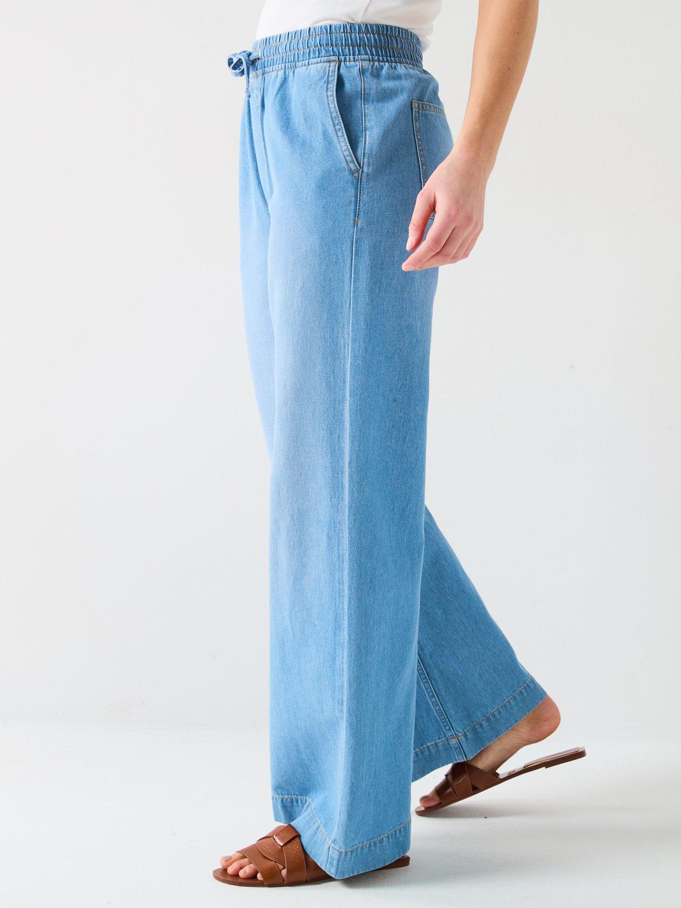 Image 5 of 6 of The Very Collection Pleat Top Wide Jeans - Mid Wash