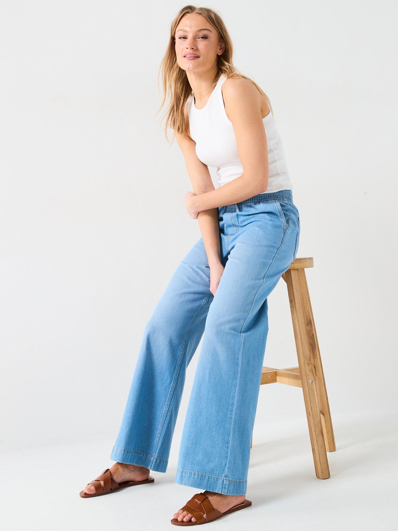 Image 6 of 6 of The Very Collection Pleat Top Wide Jeans - Mid Wash