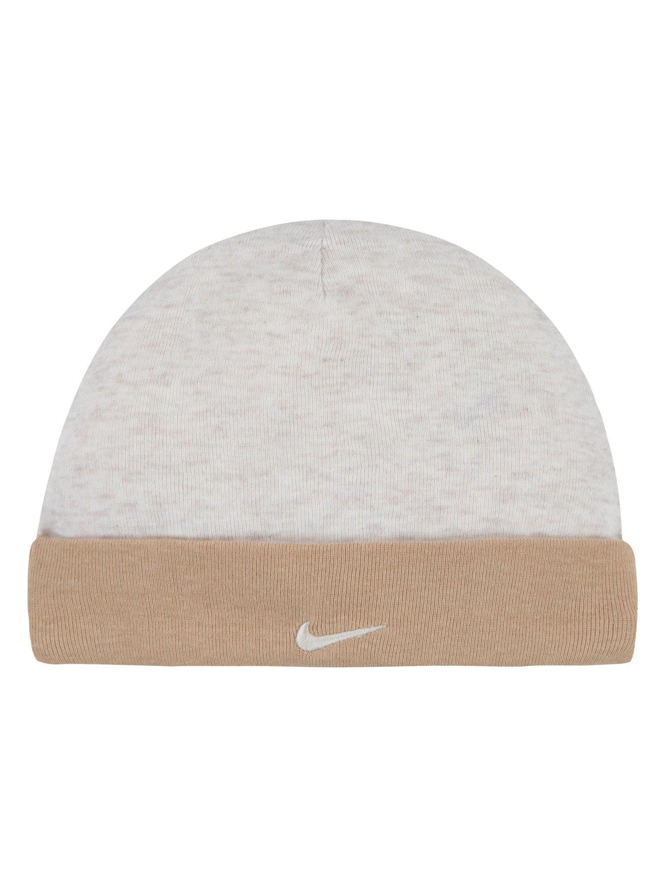 nike-newborn-simple-swoosh-hat-bootie-whiteoutfit