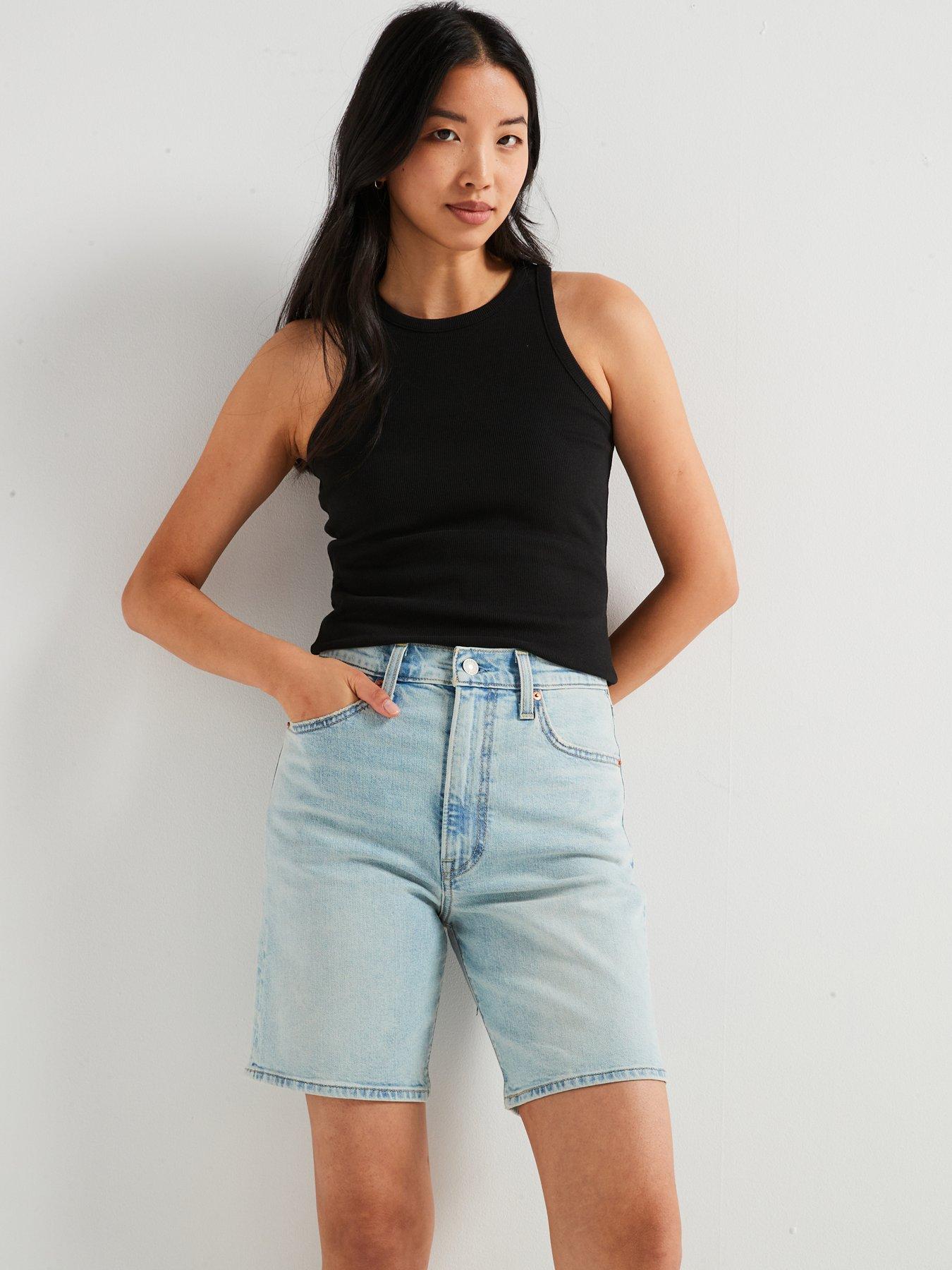 levis-ribcage-bermuda-short-blueoutfit