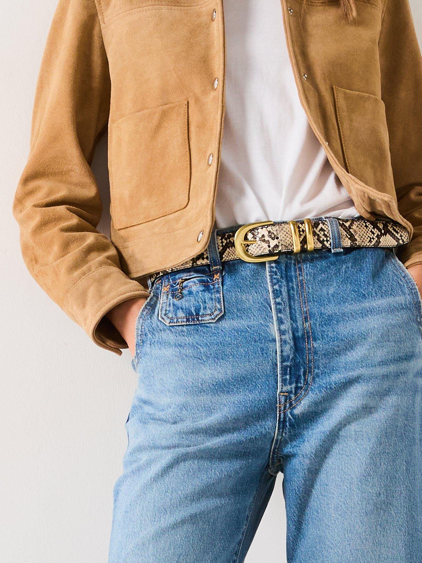 Image 4 of 6 of Levi's Ribcage Bell Jeans - Next Saturday Blue