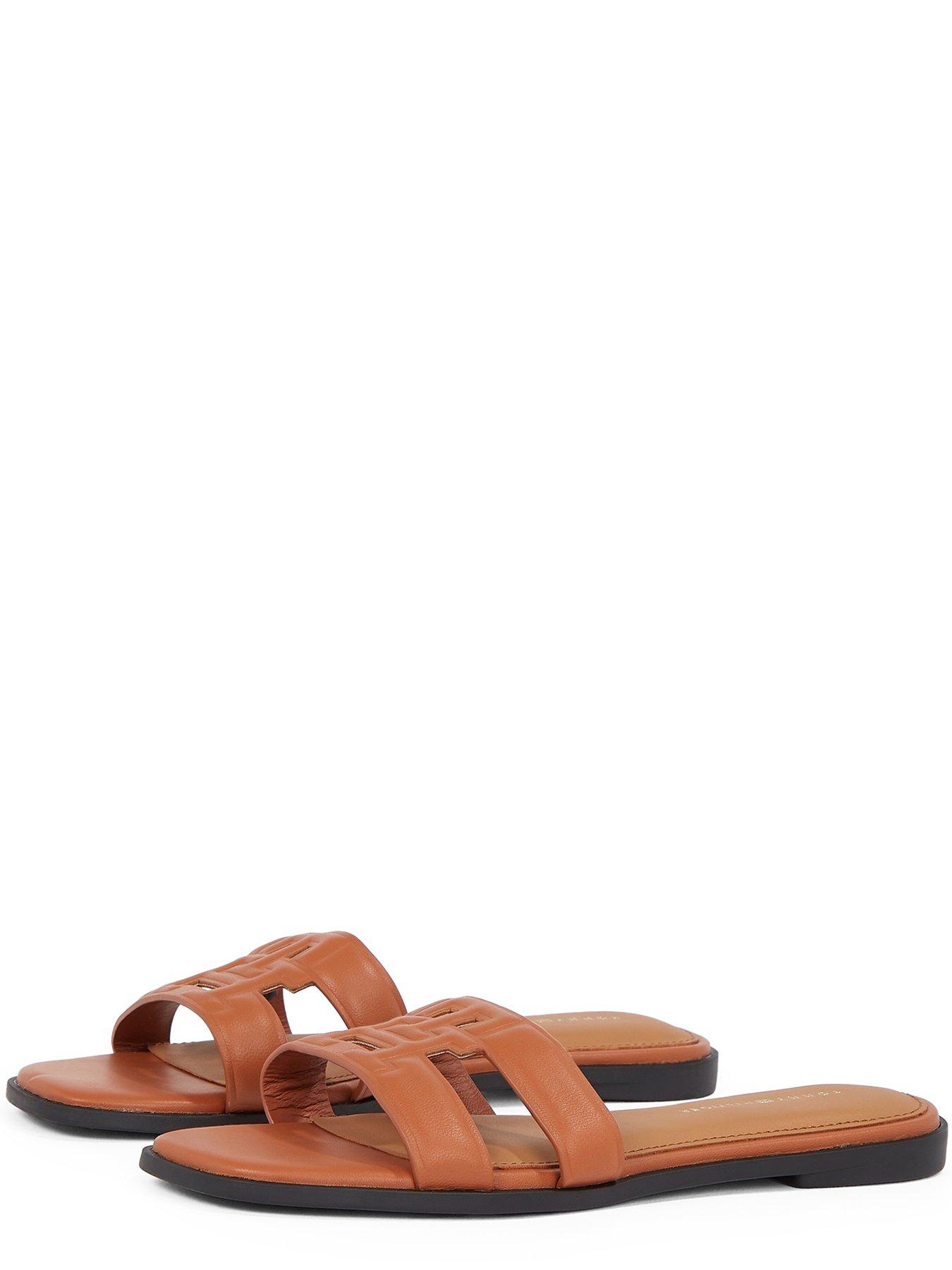 tommy-hilfiger-logo-strap-mule-sandals-brownoutfit