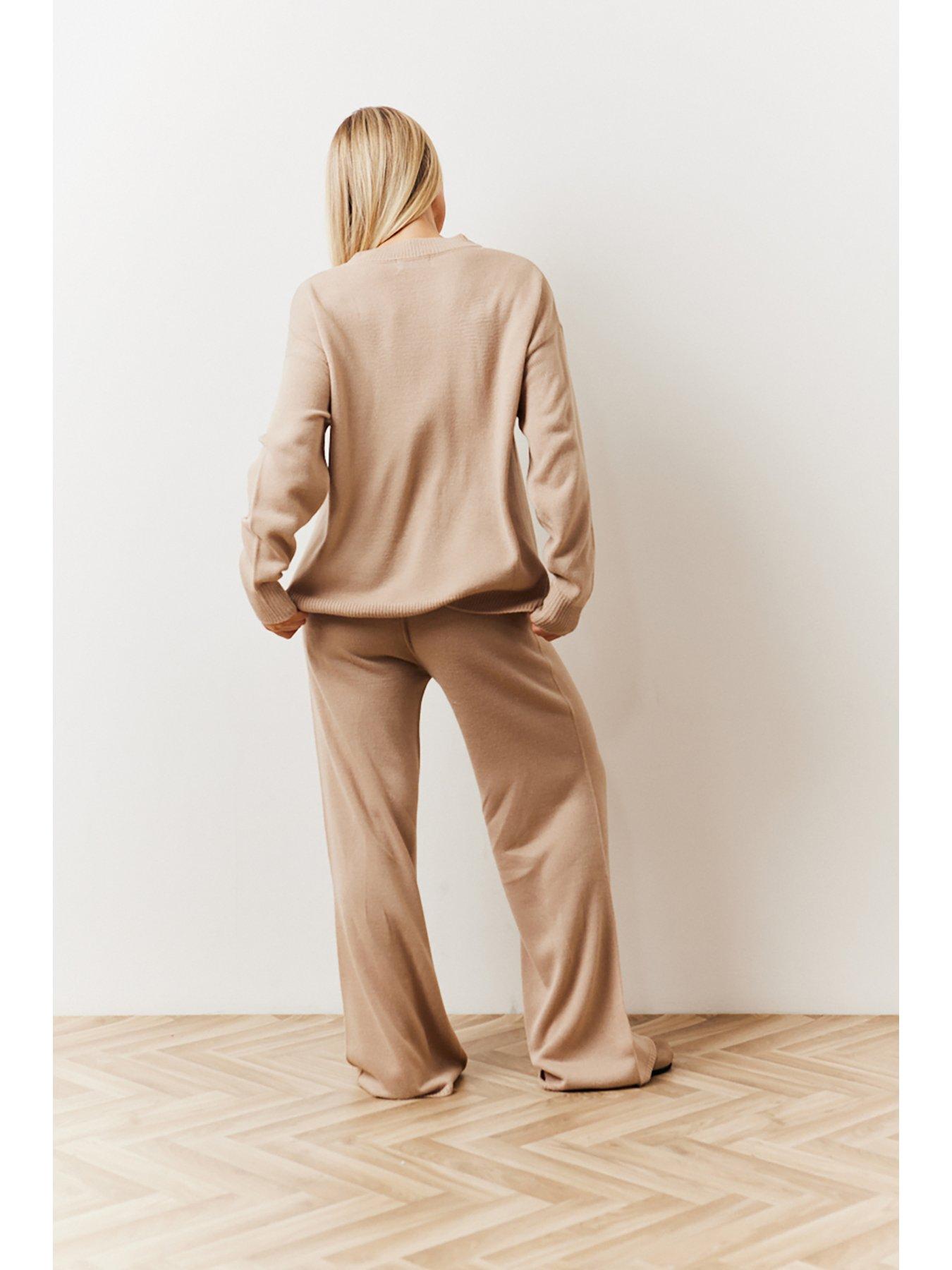 in-the-style-knitted-wide-leg-co-ord-trouser-oatmealoutfit