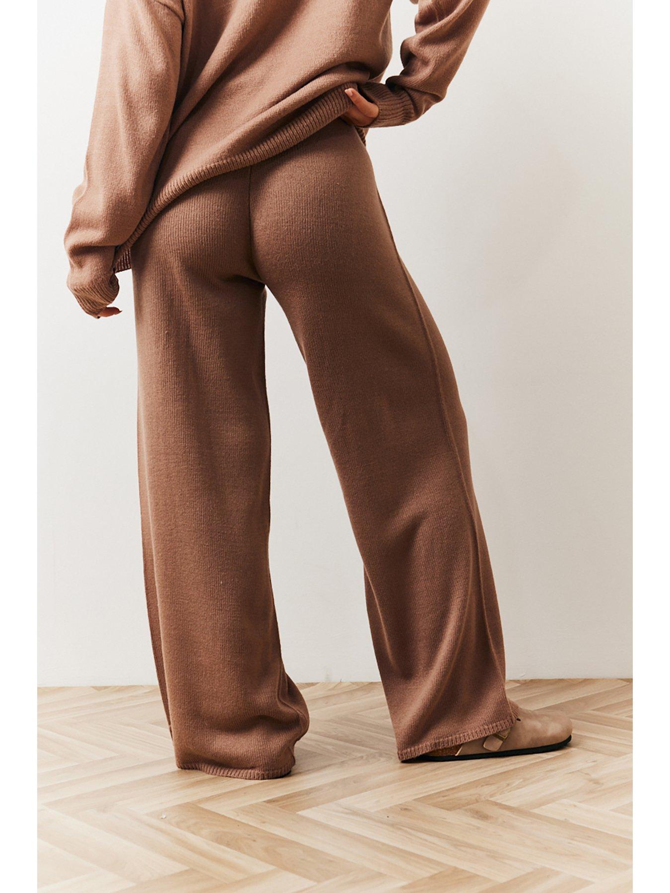 in-the-style-knitted-wide-leg-co-ord-trouser-brownstillFront