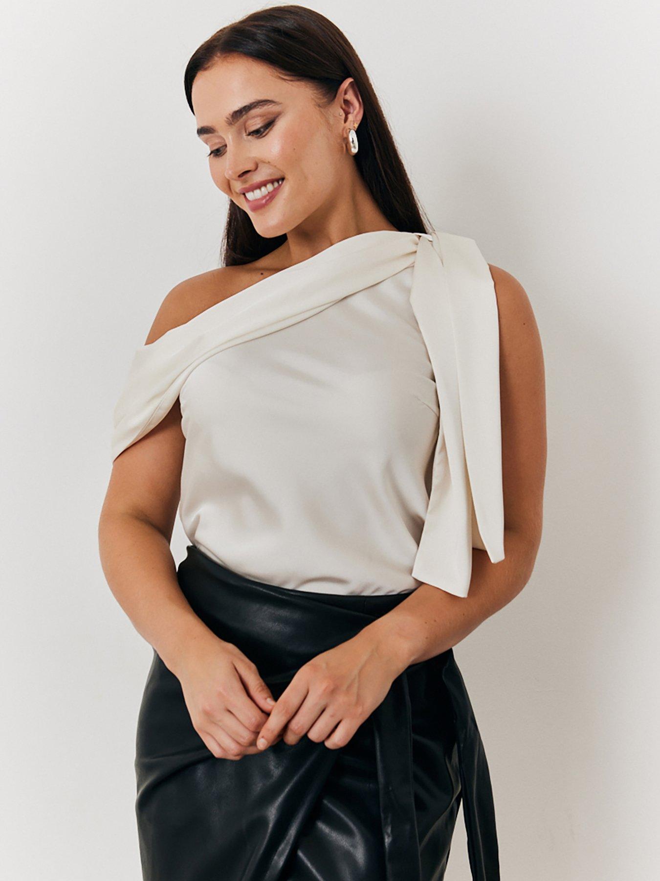 in-the-style-jac-jossa-one-shoulder-draped-top-creamoutfit