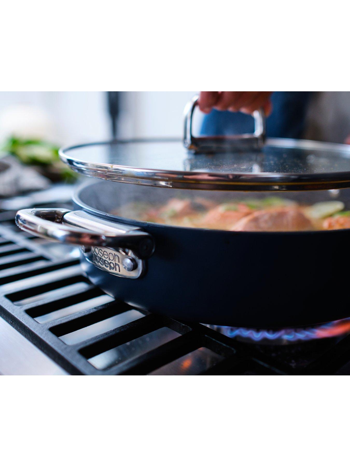 Image 5 of 7 of Joseph Joseph Space 28cm/5qt N/s Shallow Casserole &amp; Lid