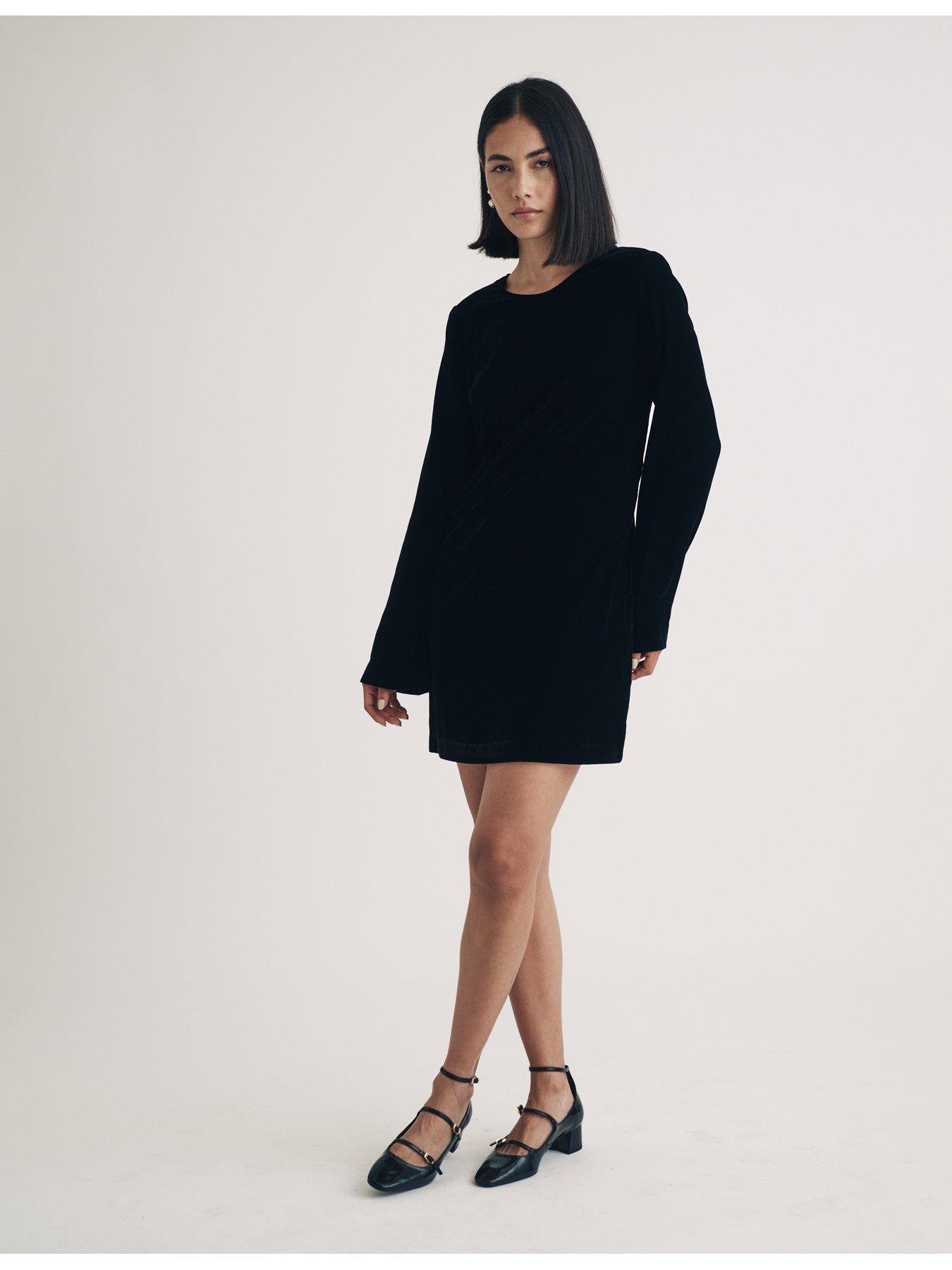 nobodys-child-jolene-velvet-mini-dress-blackoutfit