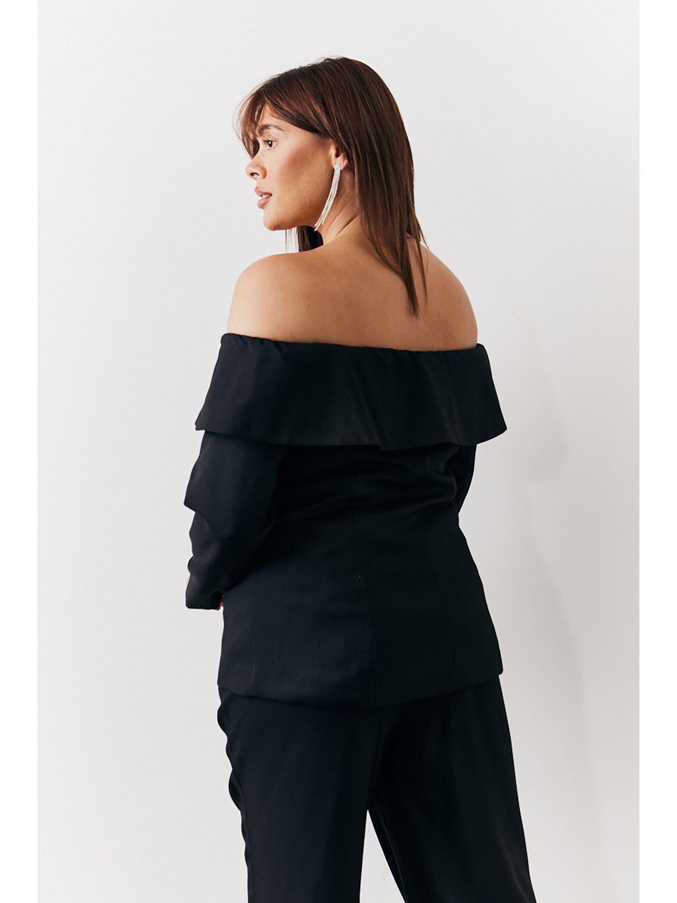Image 2 of 6 of In The Style Hannah Brown Fold Over Button Through Blazer - Black