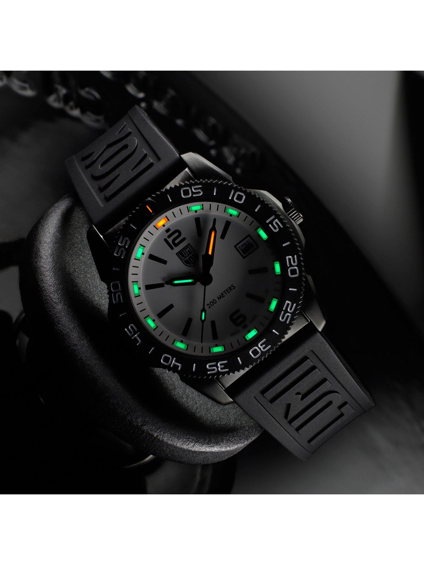 luminox-pacific-diver-39mm-diver-watchdetail