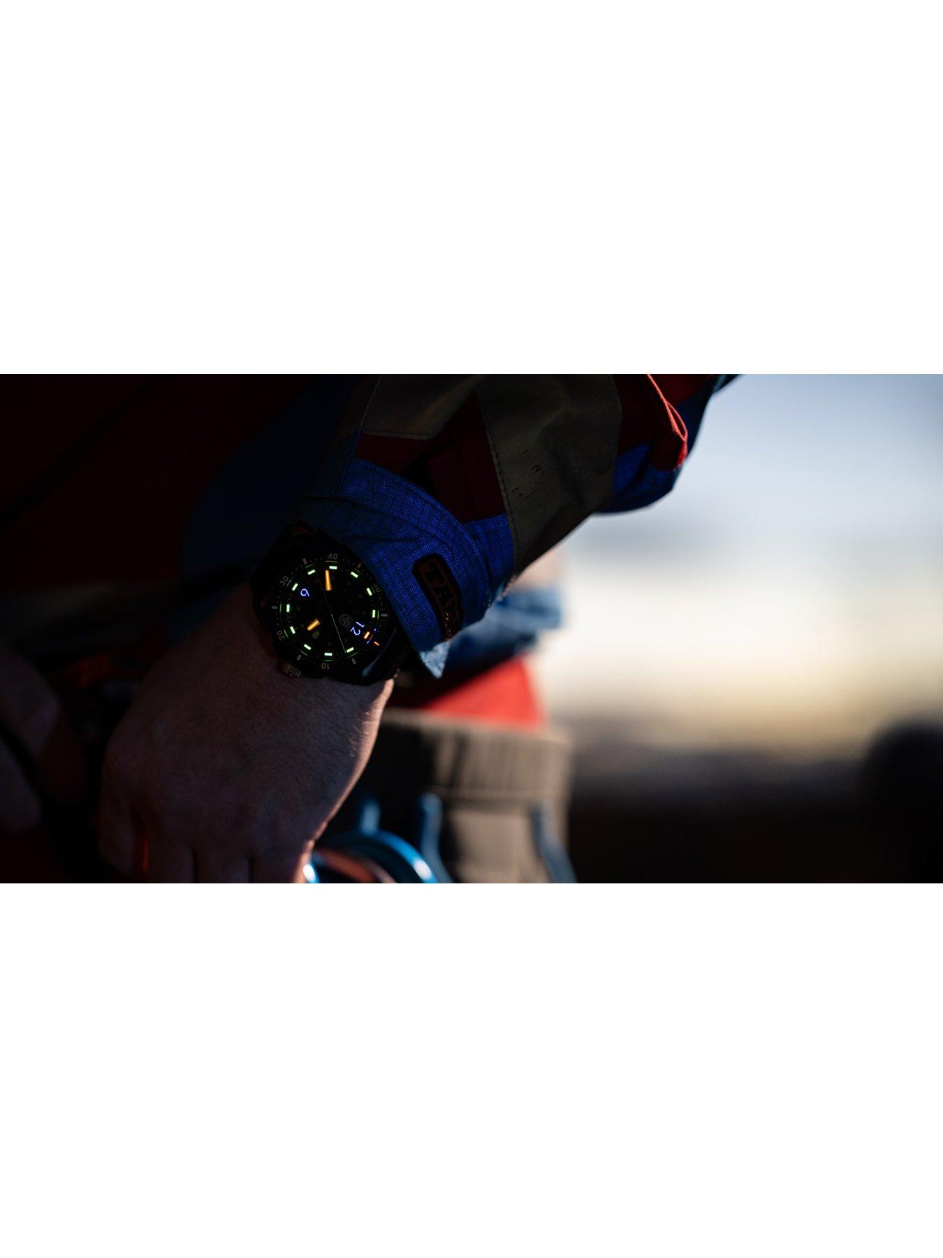 luminox-ice-sar-arctic-46mm-outdoor-adventure-watchback