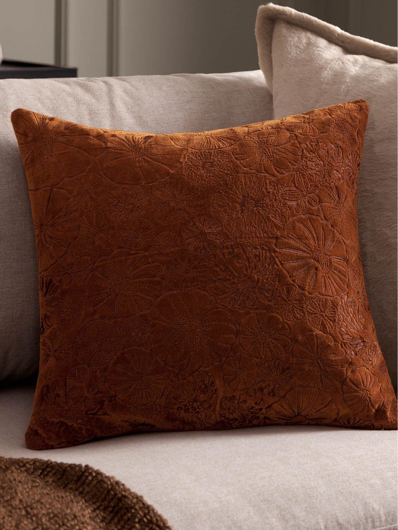 furn-picking-patch-cushion