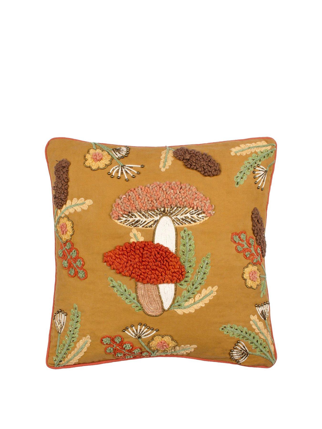 wylder-mushroom-dell-45x45cm-cushion--autumn-gold