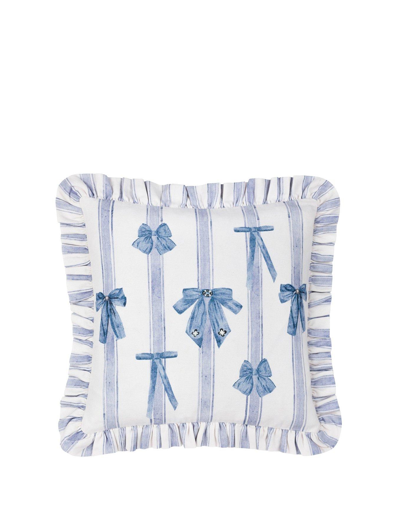 furn-noortje-ruffle-bow-cushion