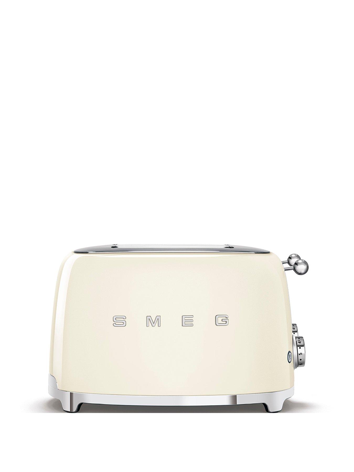 smeg-50s-style-kettle-klf03cruknbspand-4-slice-toaster-creamstillFront