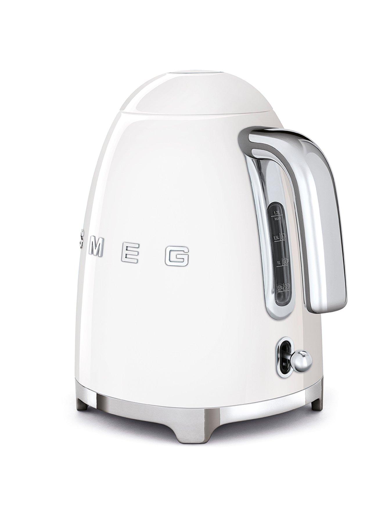 Image 5 of 7 of Smeg 50's Style Kettle KLF03WHUK&nbsp;and 4-Slice Toaster - White