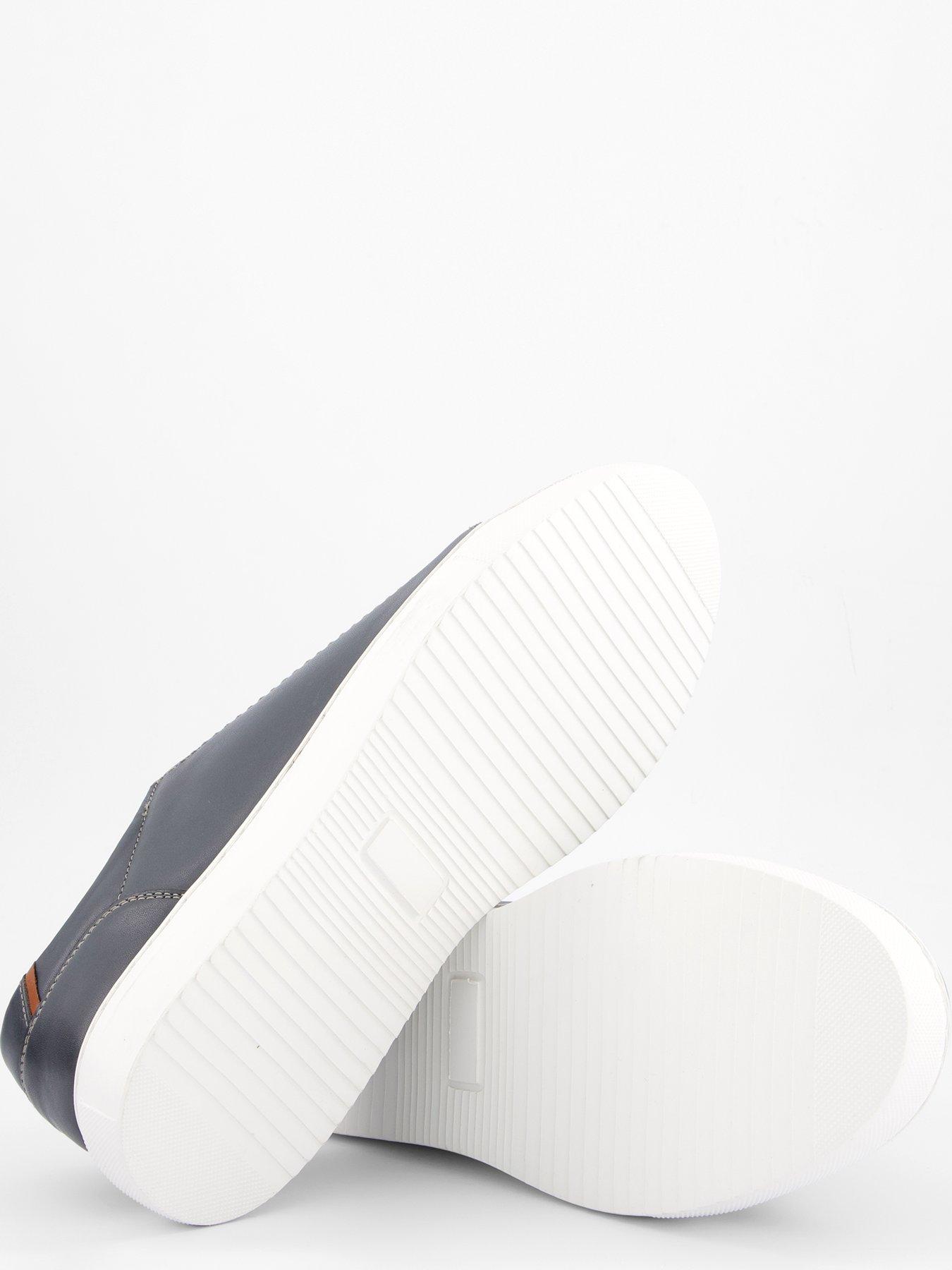 Image 4 of 7 of Very Man Leather Trainer - Navy