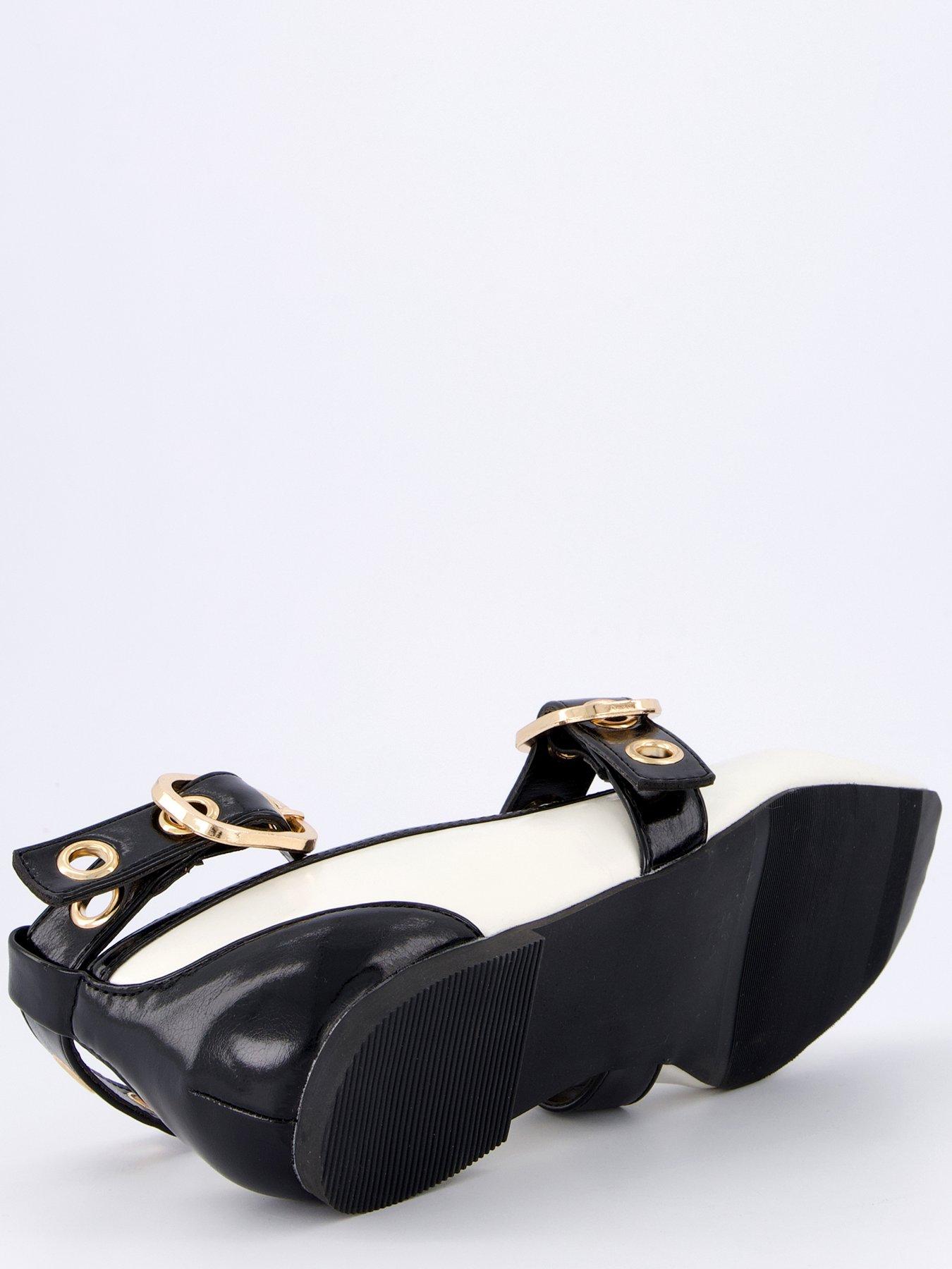 raid-blessing-shoes-off-whiteblackdetail