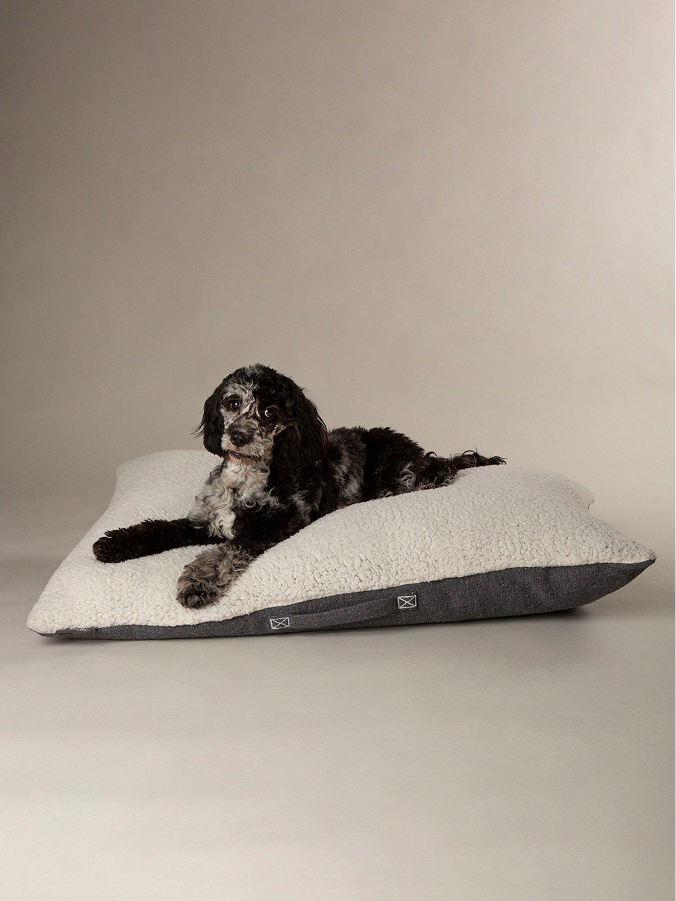 scruffs-eden-pillow-bed-charcoal