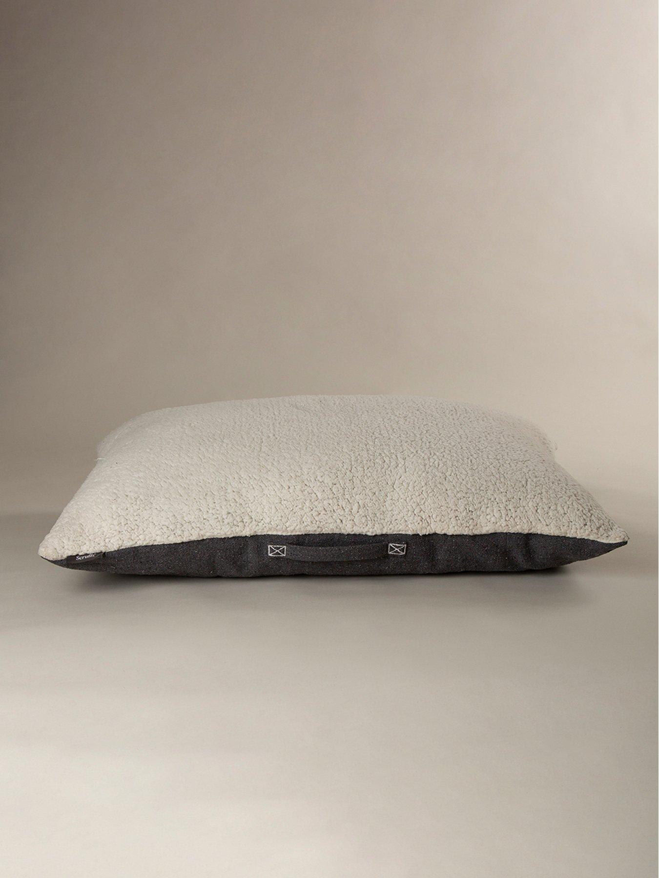 scruffs-eden-pillow-bed-charcoaldetail