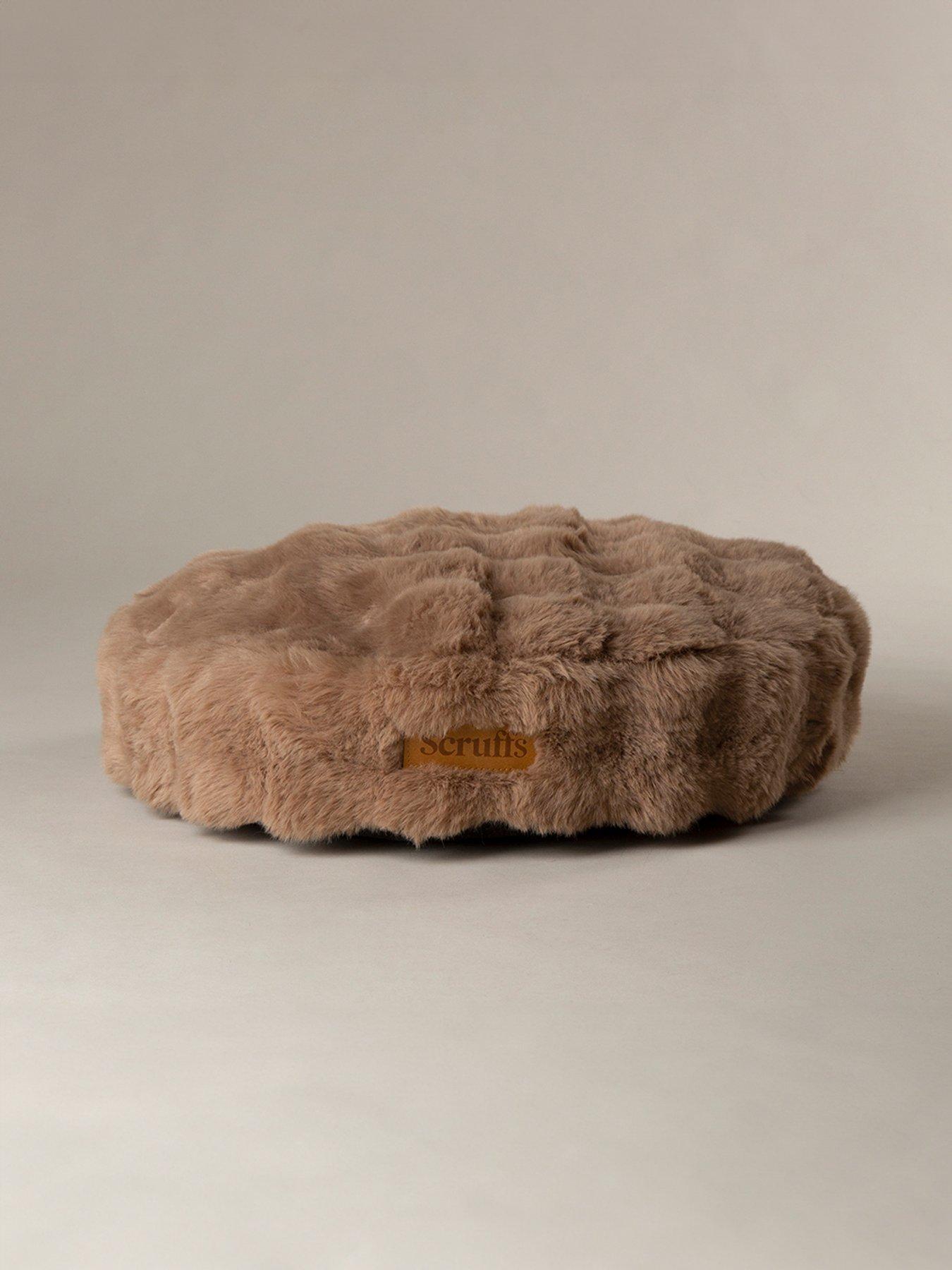 scruffs-alpine-round-pet-cushion-taupedetail