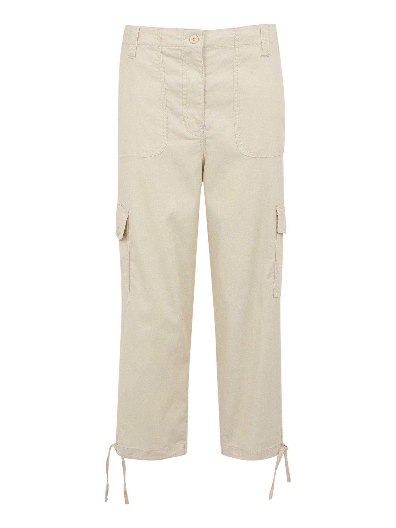regatta-womens-shorebella-cargo-capri-trousers--beigeoutfit