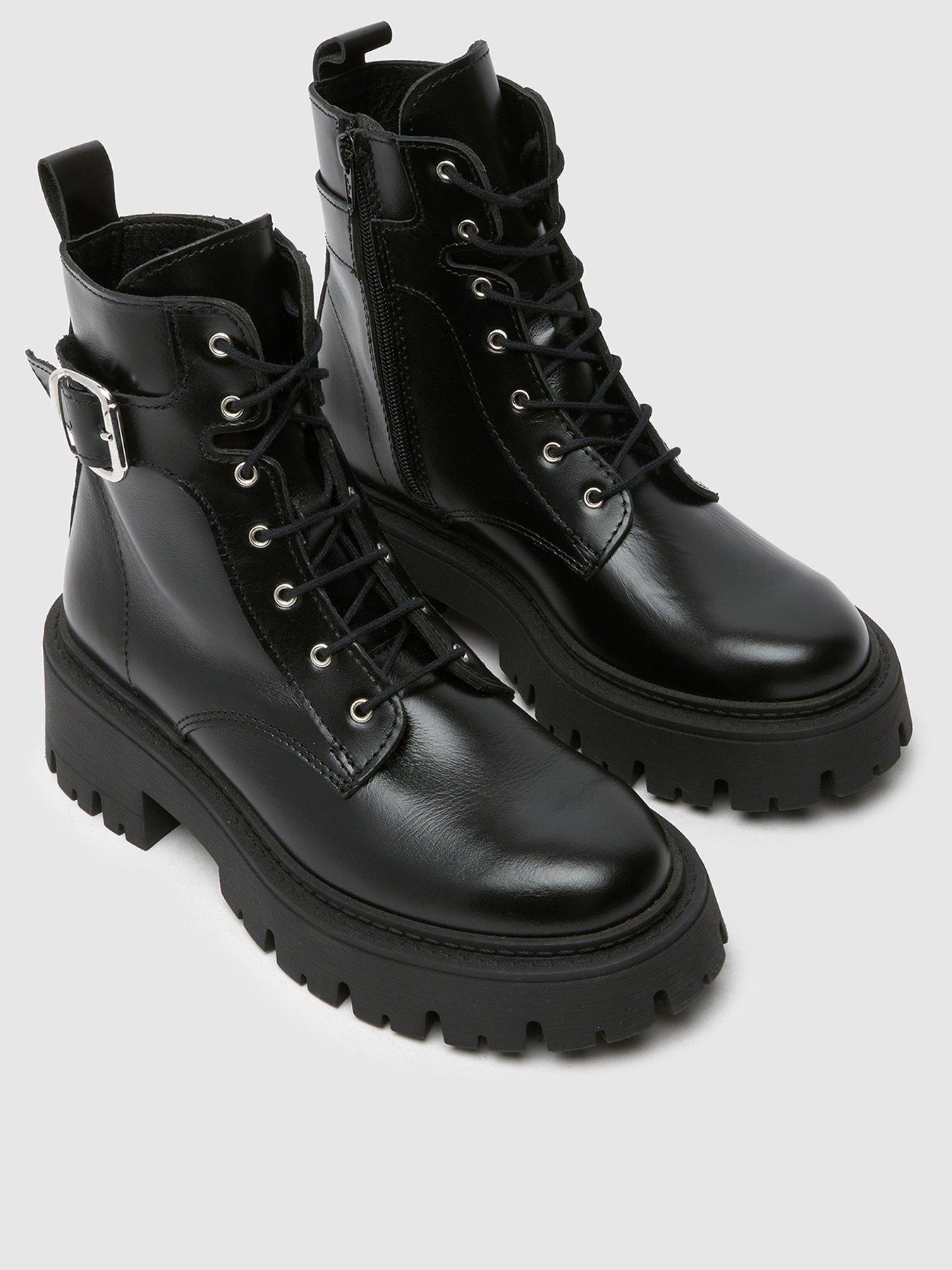 schuh-cyra-bootback