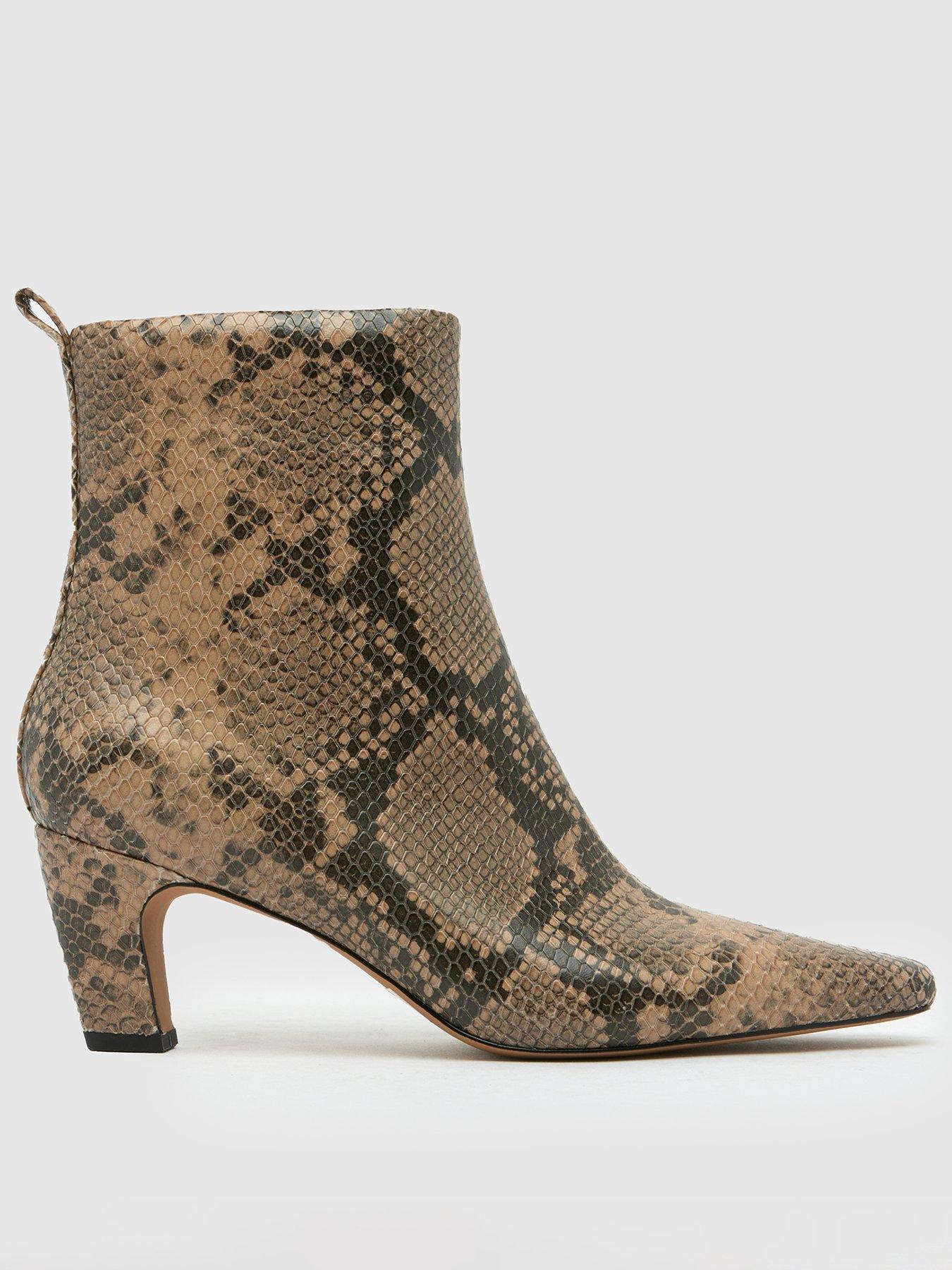 schuh-blakely-leather-chisel-toe-boot-print