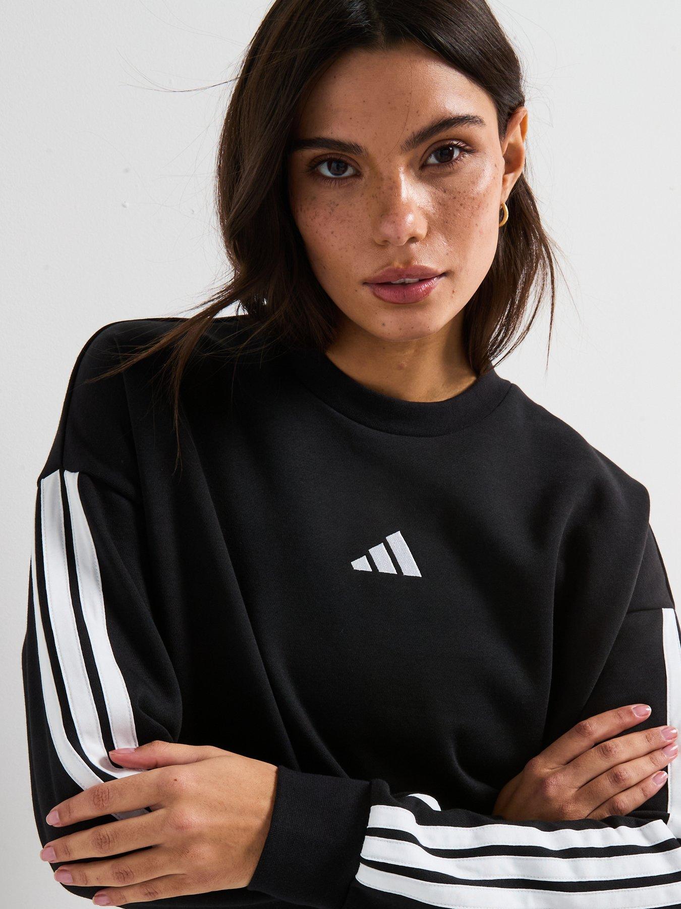 adidas-sportswear-womens-essentials-3-stripes-fleece-sweatshirt-blackoutfit