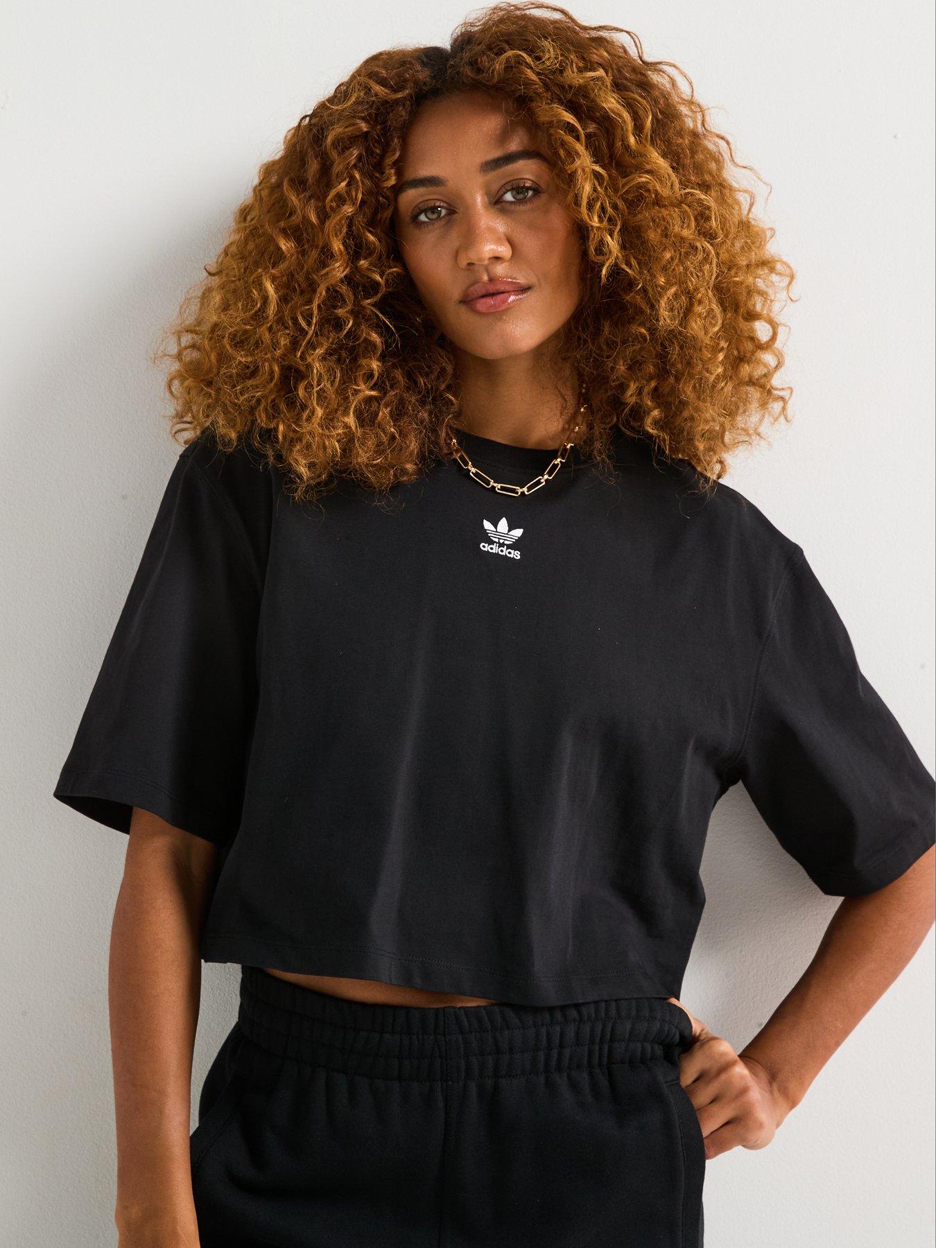 adidas-originals-womens-essentials-crop-t-shirt-blackoutfit