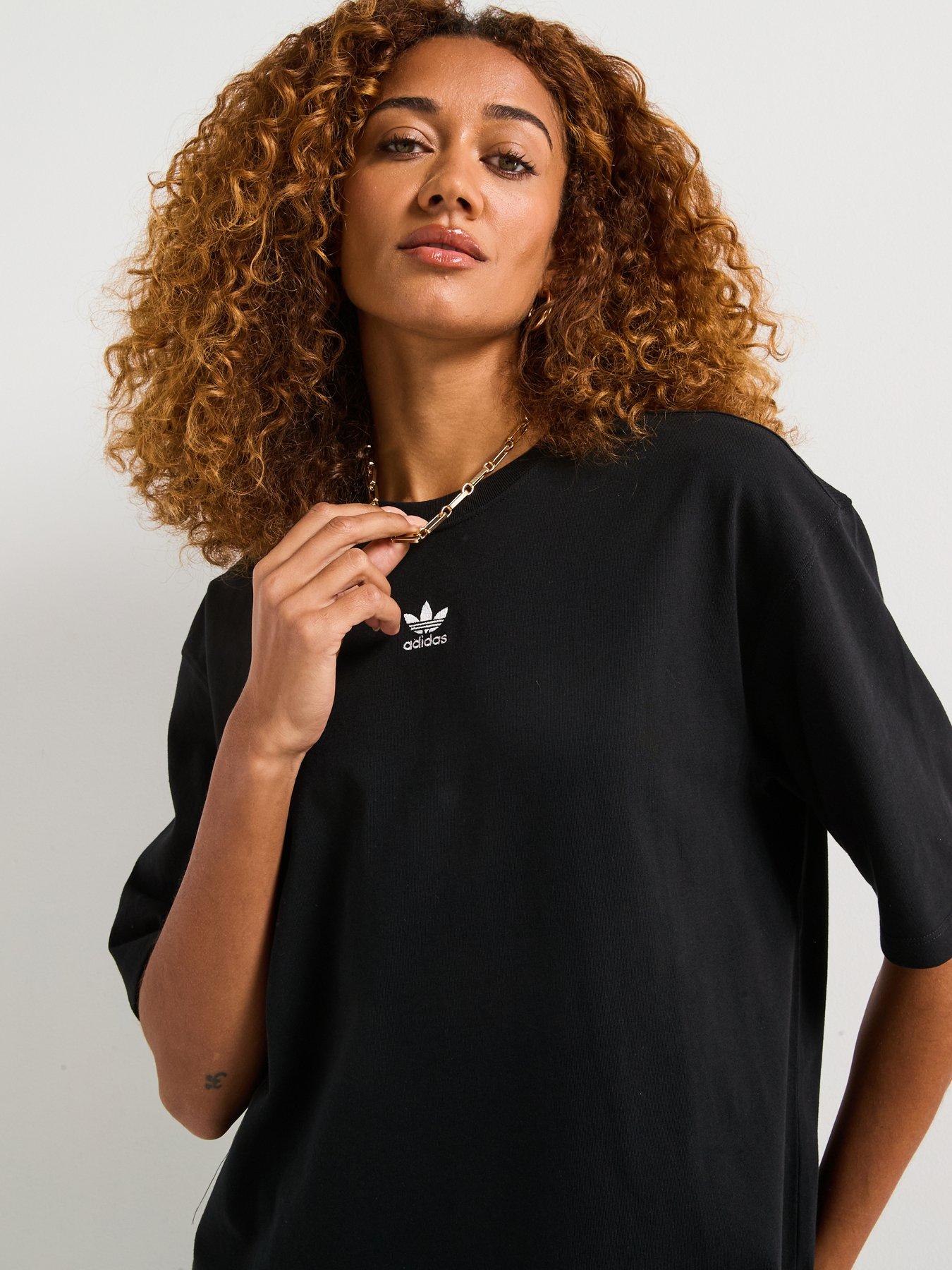 adidas-originals-womens-essentials-boyfriend-t-shirt-blackoutfit