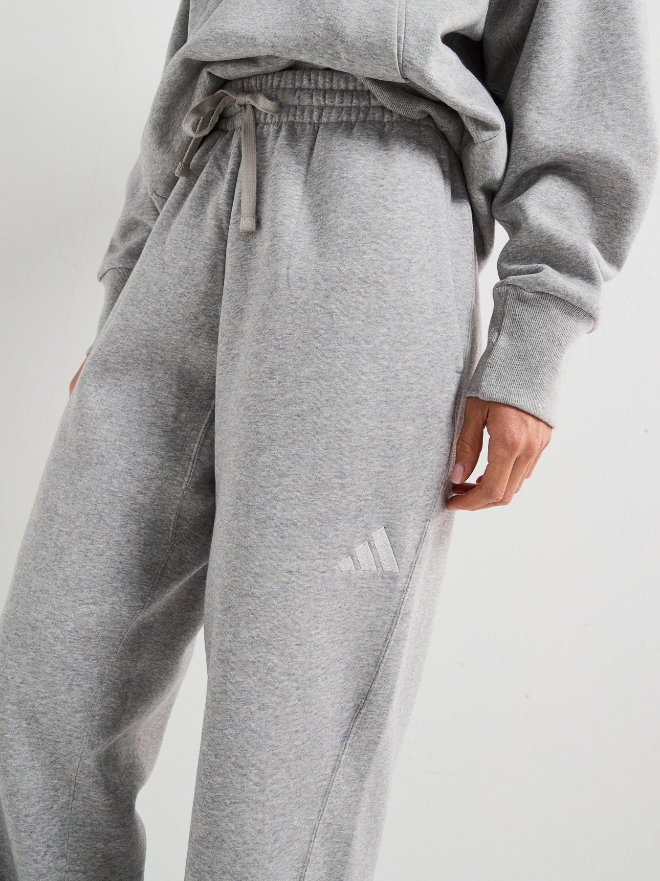 adidas-sportswear-womens-all-szn-fleece-joggers-greyoutfit