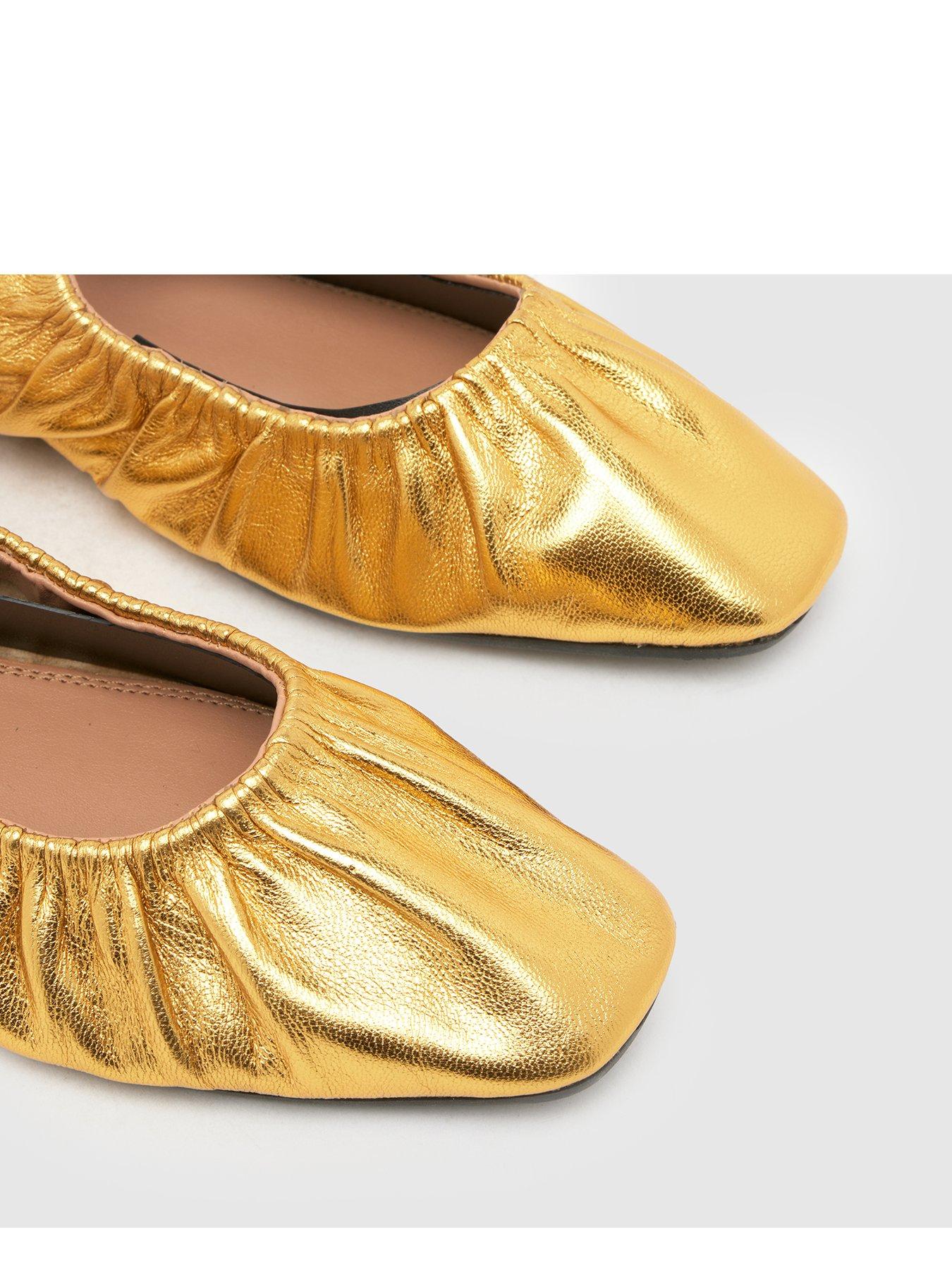 schuh-lindy-ruched-ballerina-goldoutfit