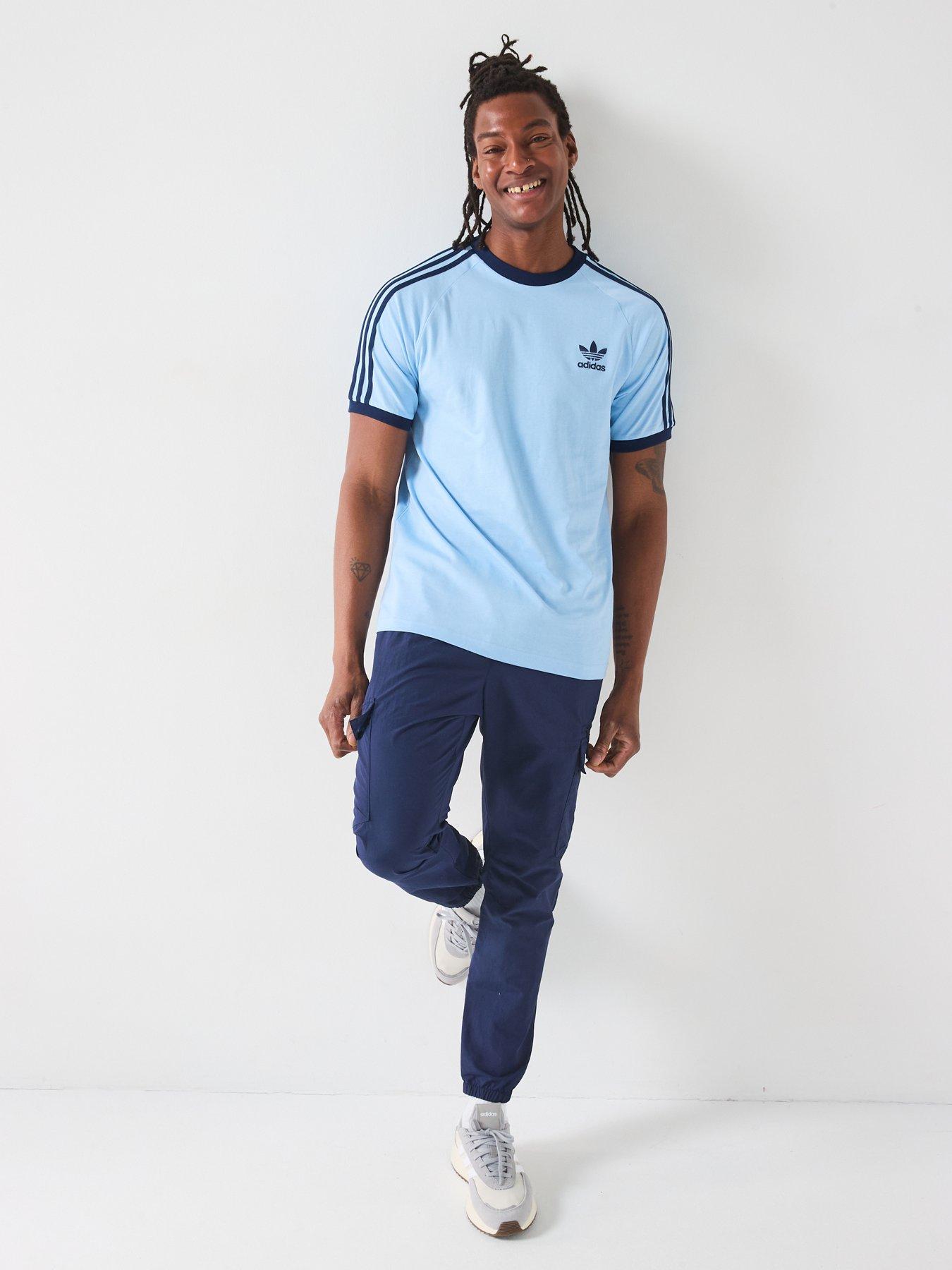 adidas-originals-mens-trefoil-essentials-woven-cargo-pant-navyoutfit