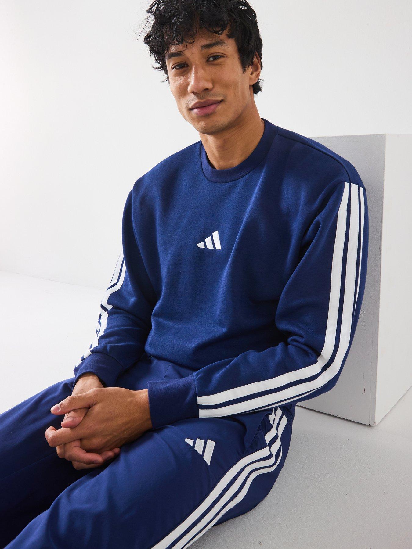 adidas-sportswear-mens-essential-3-stripe-fleece-sweatshirt-blueoutfit