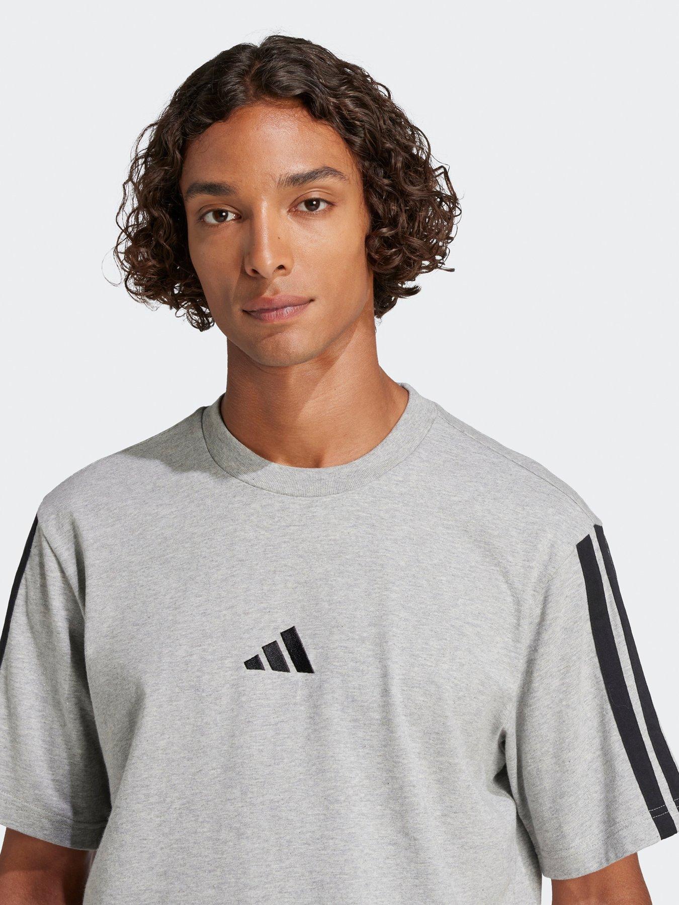 adidas-sportswear-mens-essentials-3-stripe-single-jersey-t-shirt-greyoutfit