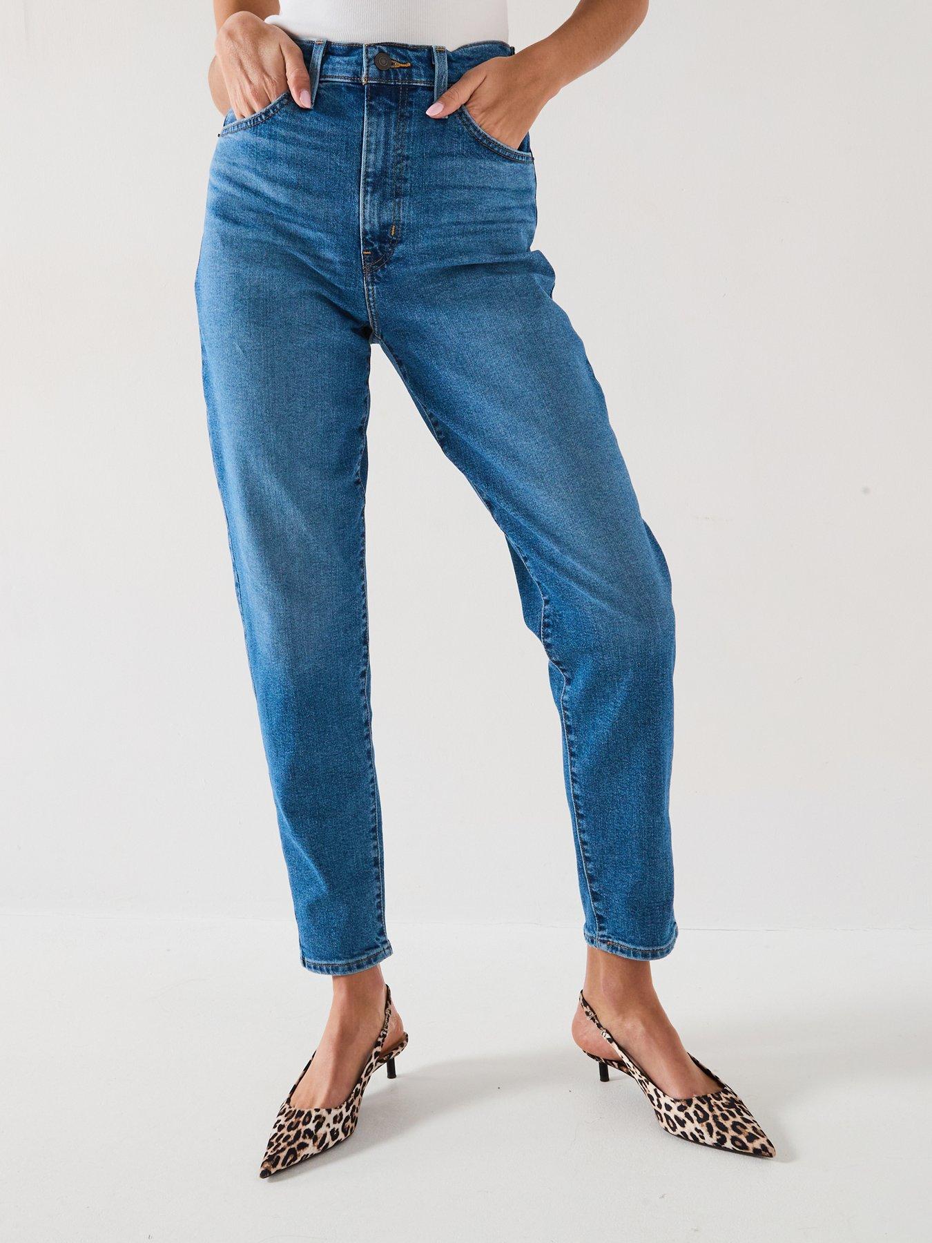 levis-high-waisted-mom-jeans-winter-thats-her