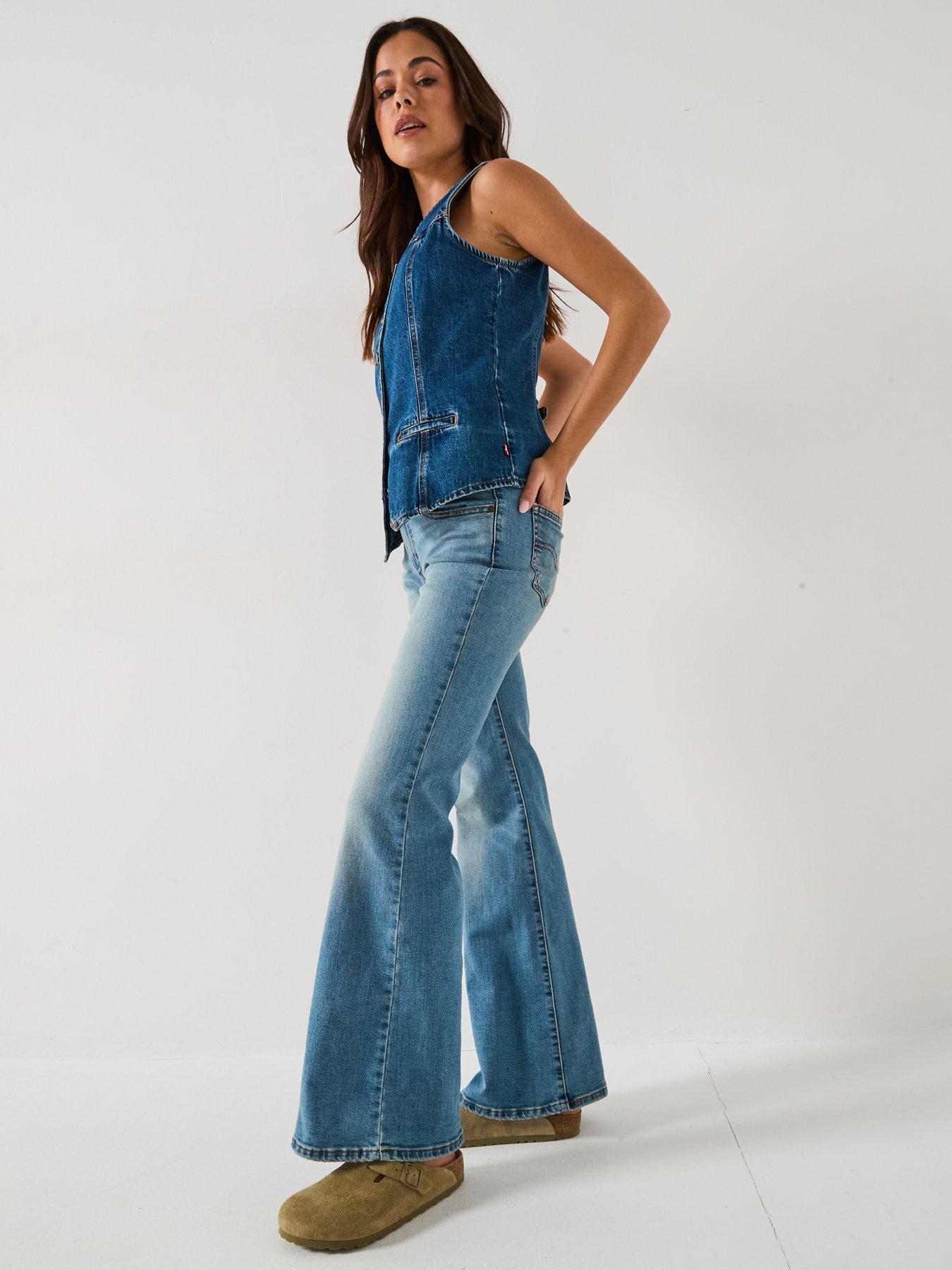 levis-superlow-flare-jeans-the-big-idea-bluedetail