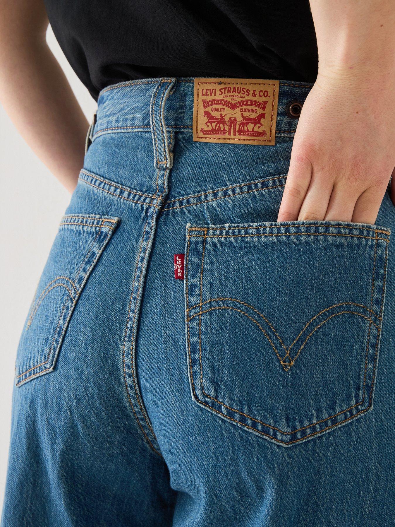 Image 6 of 6 of Levi's Cinch Baggy Jeans - Chasing Dreams&nbsp;- Blue