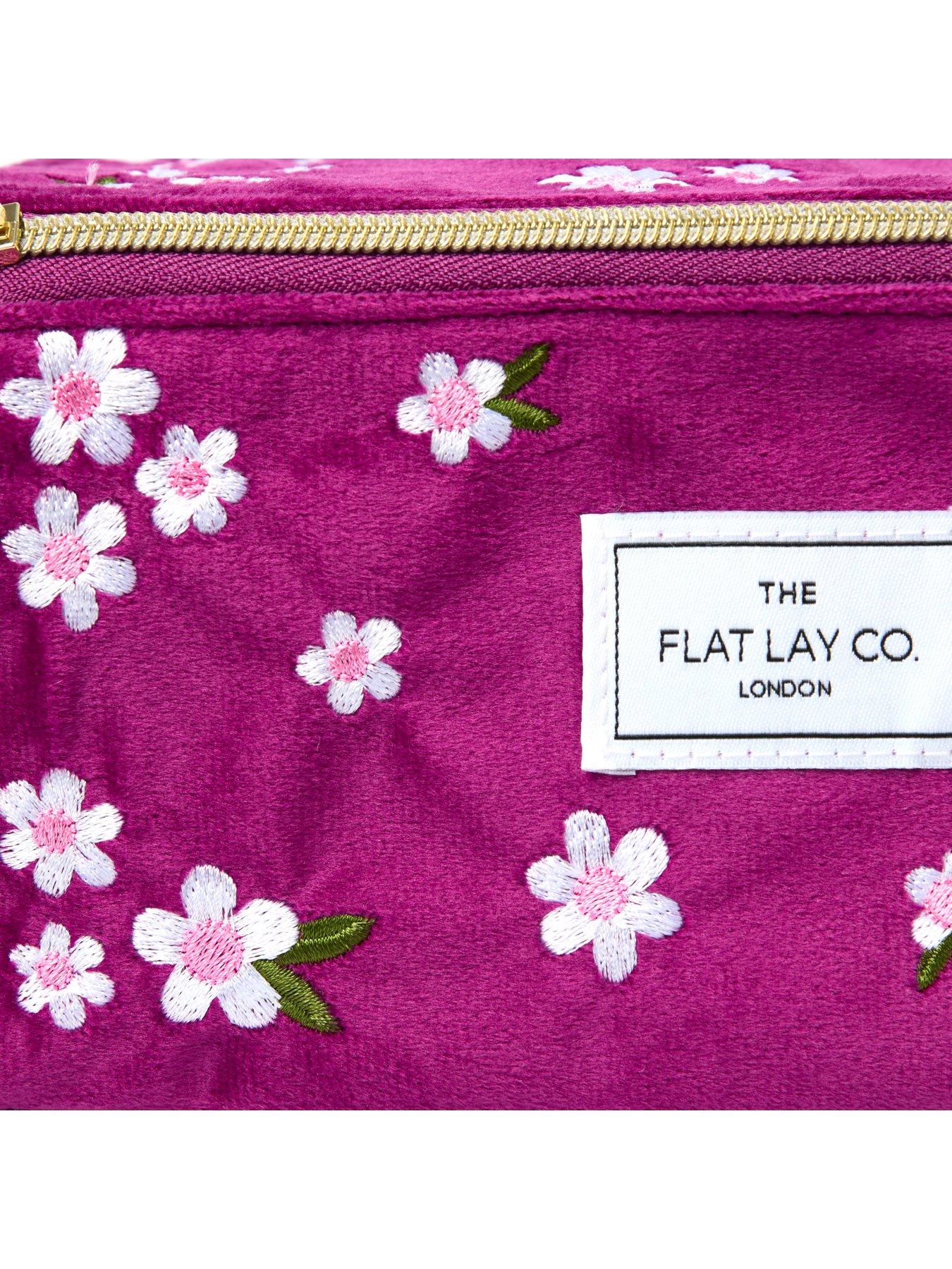 the-flat-lay-co-velvet-makeup-box-bag-in-plum-daisiesoutfit