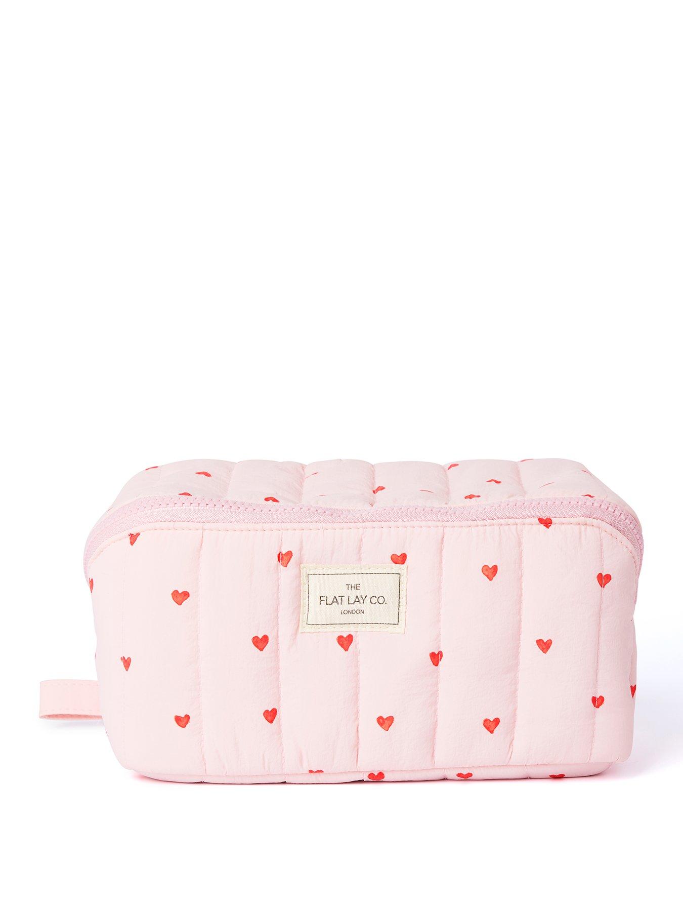 the-flat-lay-co-marshmallow-makeup-box-bag-in-pink-hearts