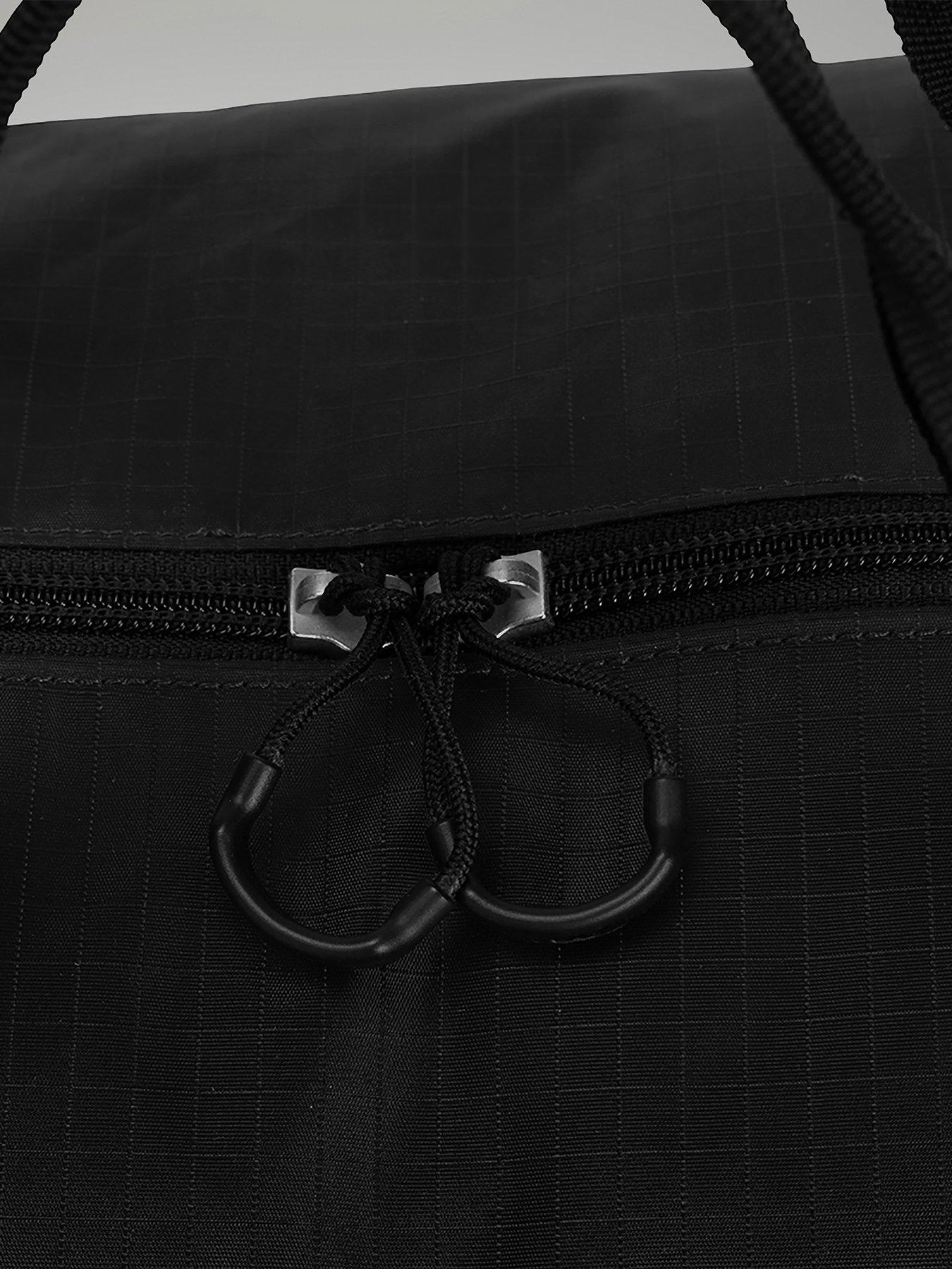 berghaus-mens-carryall-30-mule-bag-blackdetail