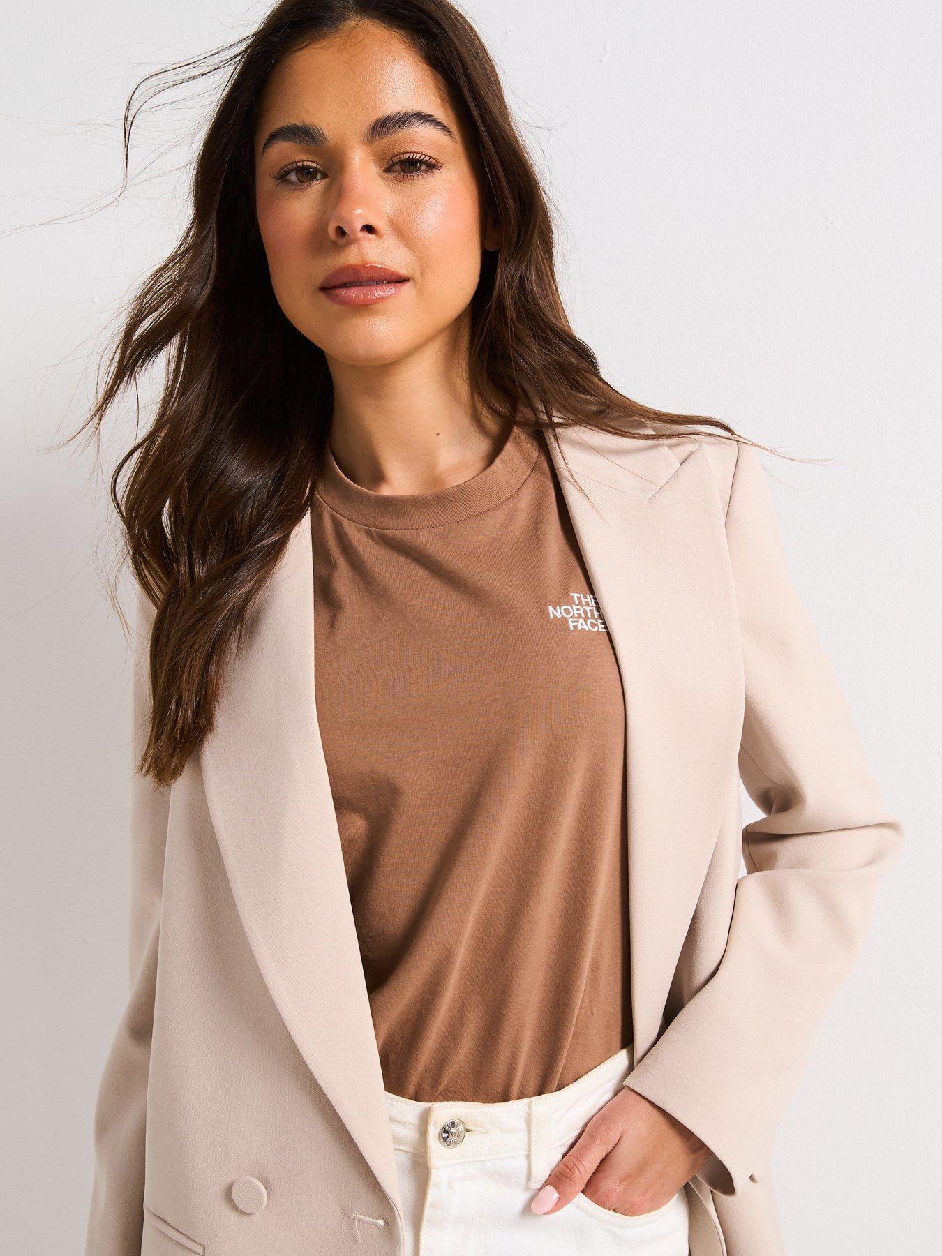 the-north-face-womens-short-sleeve-essential-oversized-tee-brownoutfit