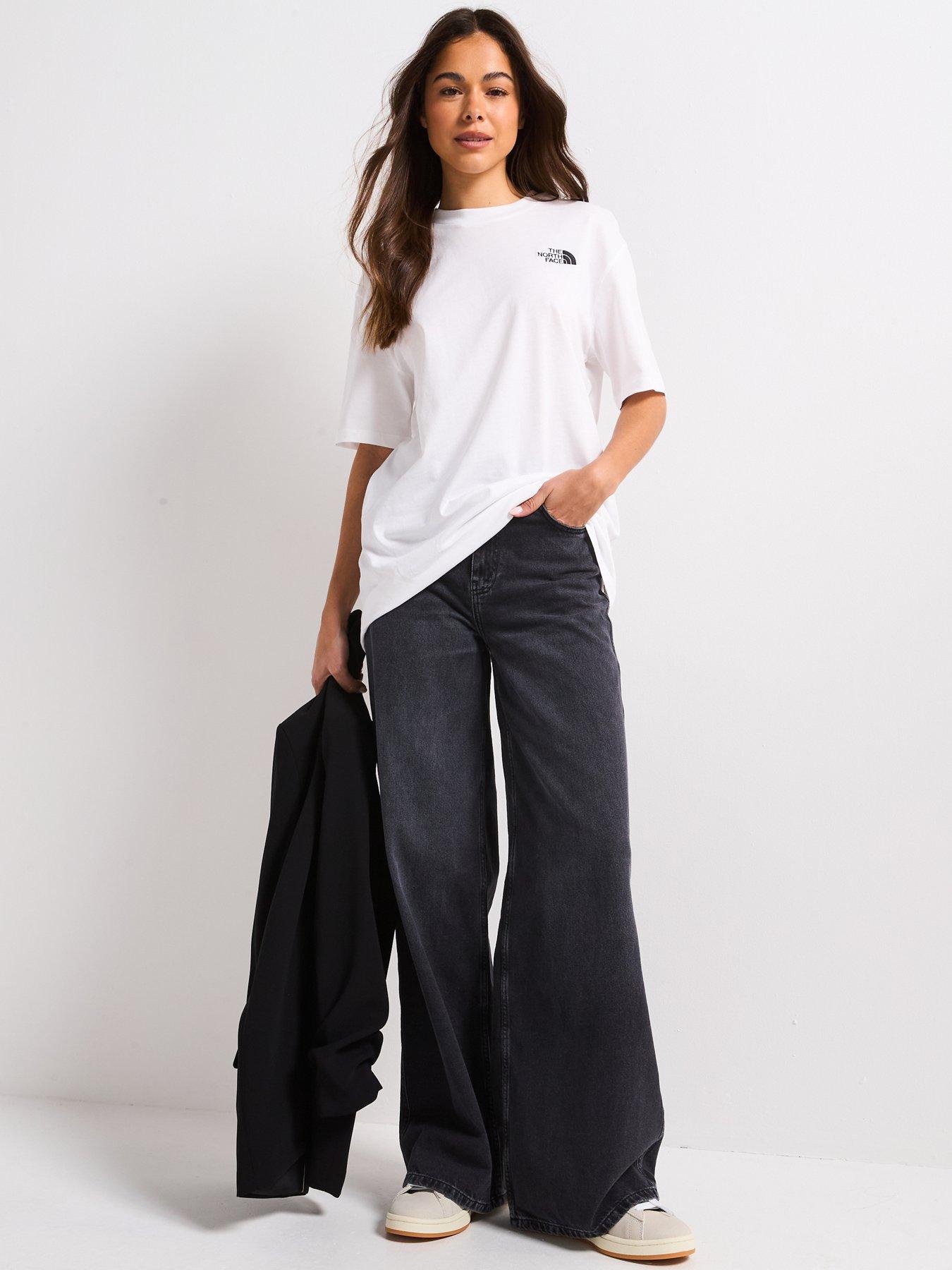 the-north-face-womens-short-sleeve-essential-oversized-t-shirt-whiteback