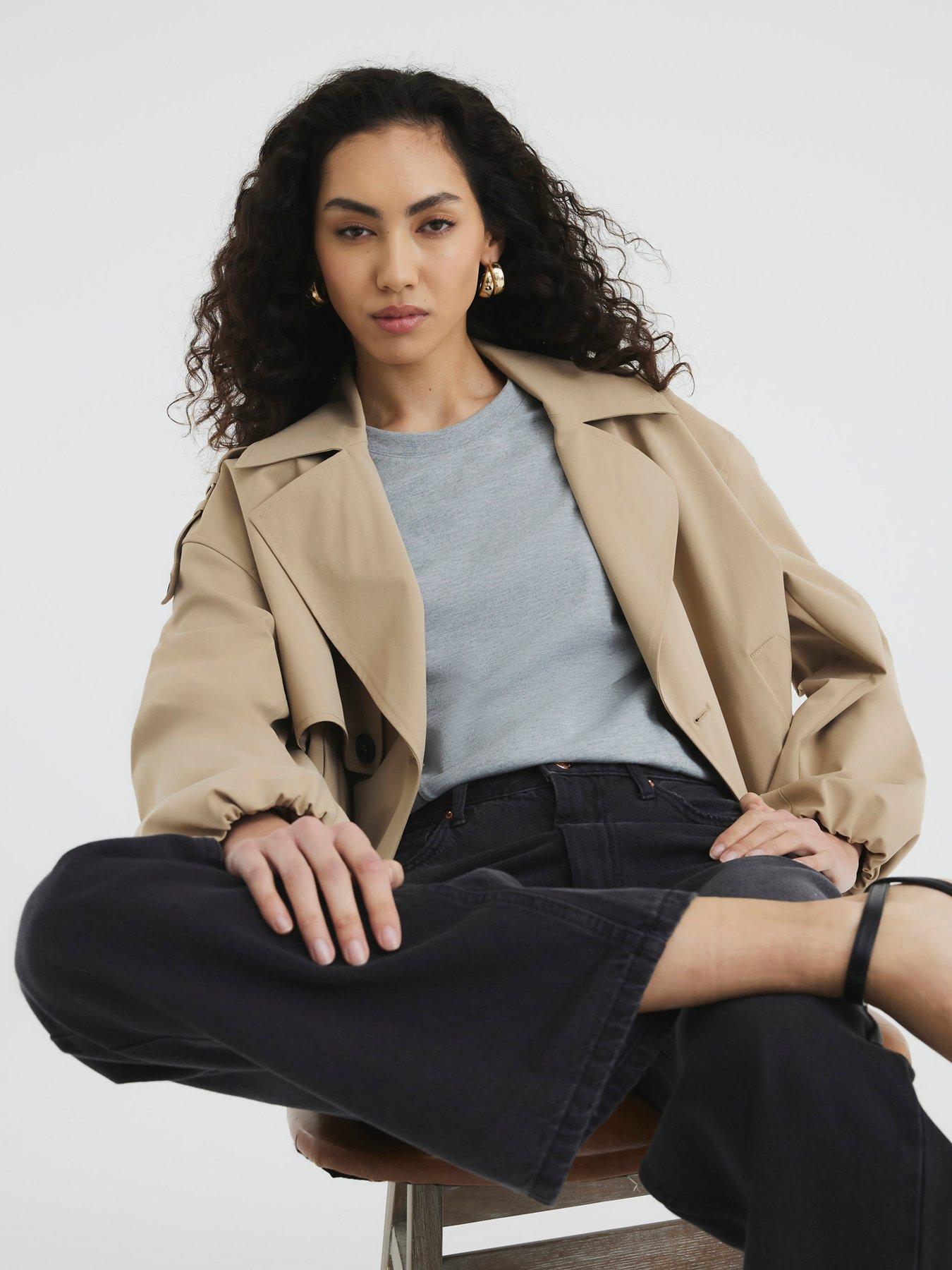 Image 4 of 4 of River Island Relaxed Straight Leg Jeans - Black