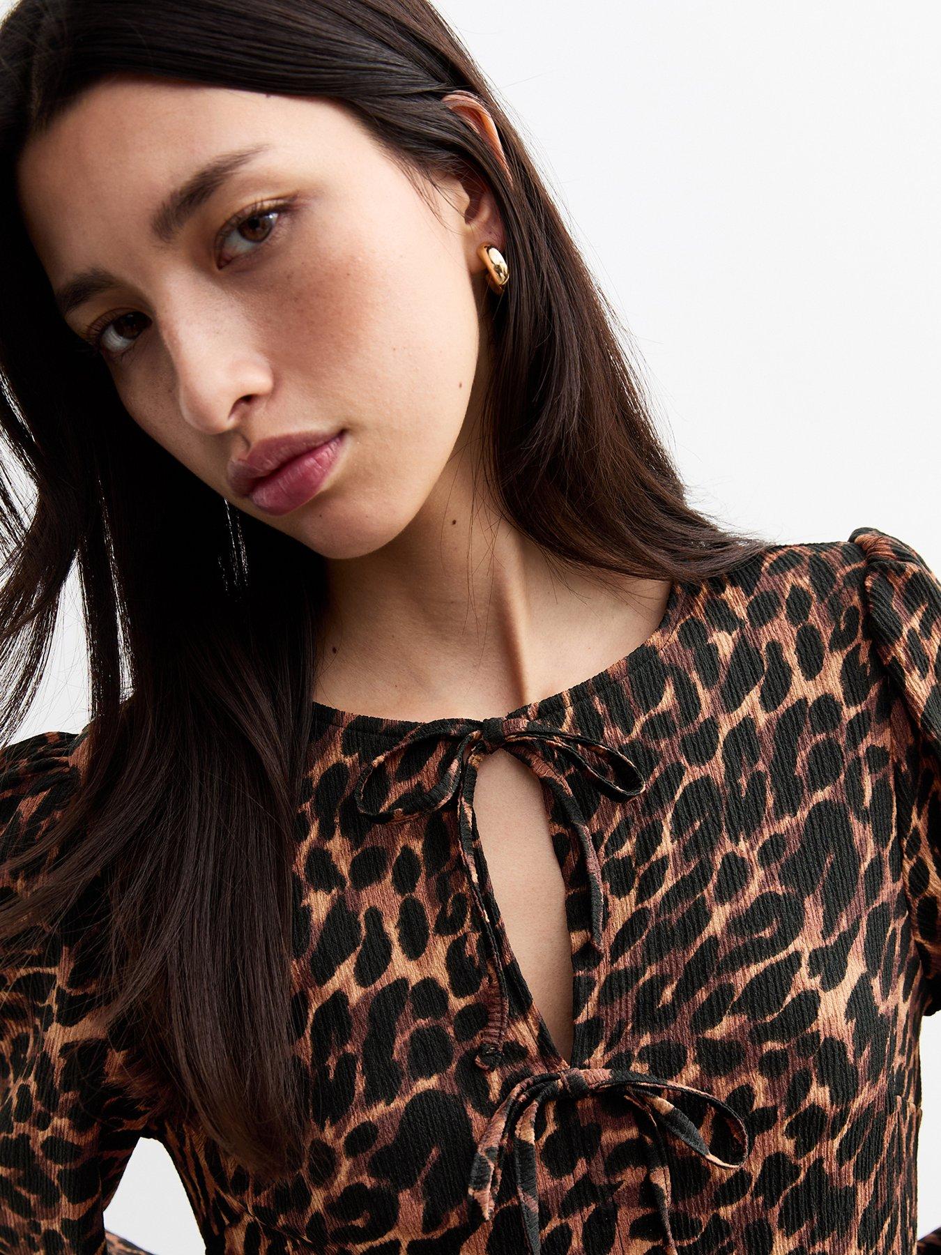 new-look-brown-leopard-keyhole-detail-top-printoutfit