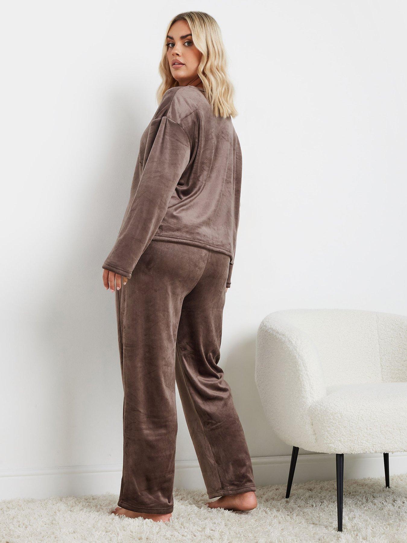 yours-curve-long-sleeve-fleece-lounge-set-brownstillFront