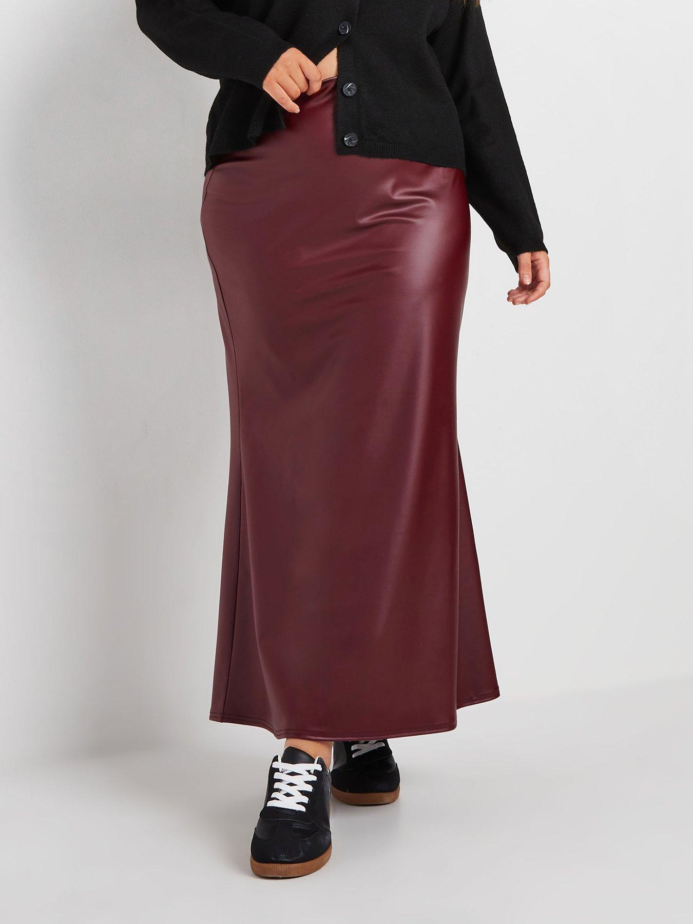 yours-curve-matte-pu-skirt