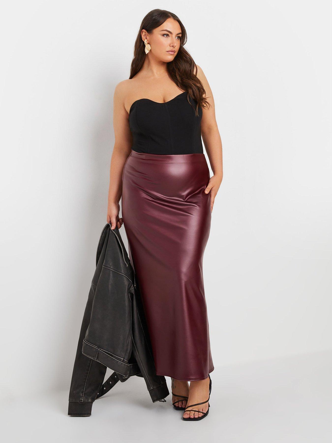 yours-curve-matte-pu-skirtoutfit