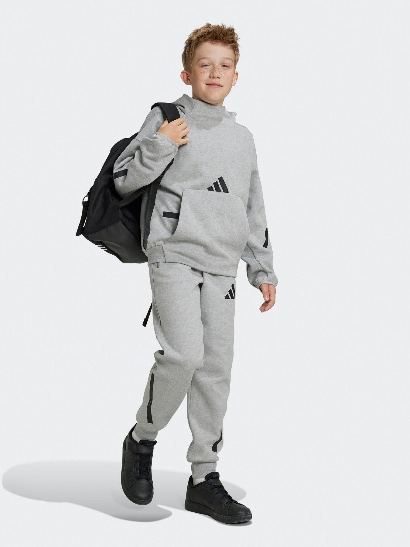 adidas-sportswear-junior-boys-zne-hoodie-greyoutfit